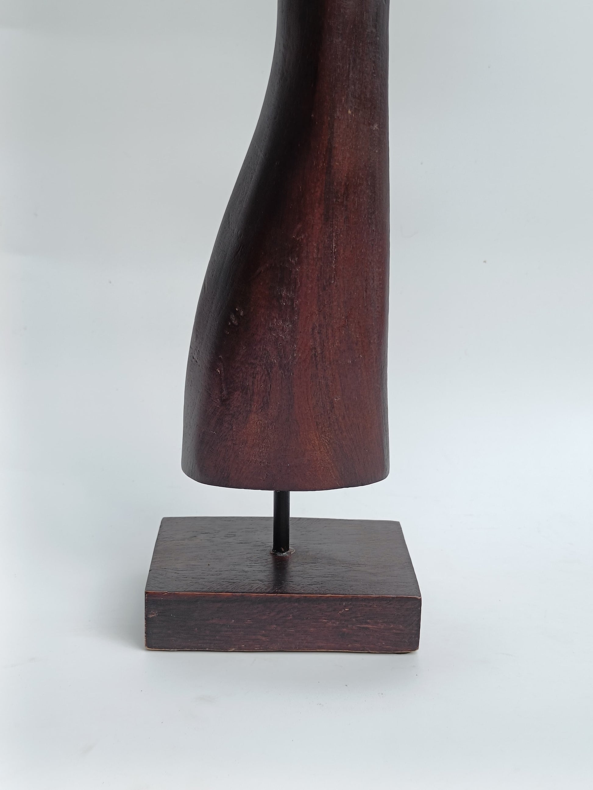 Tall Abstract Female Figurine in Wood – Elegant Sculpture