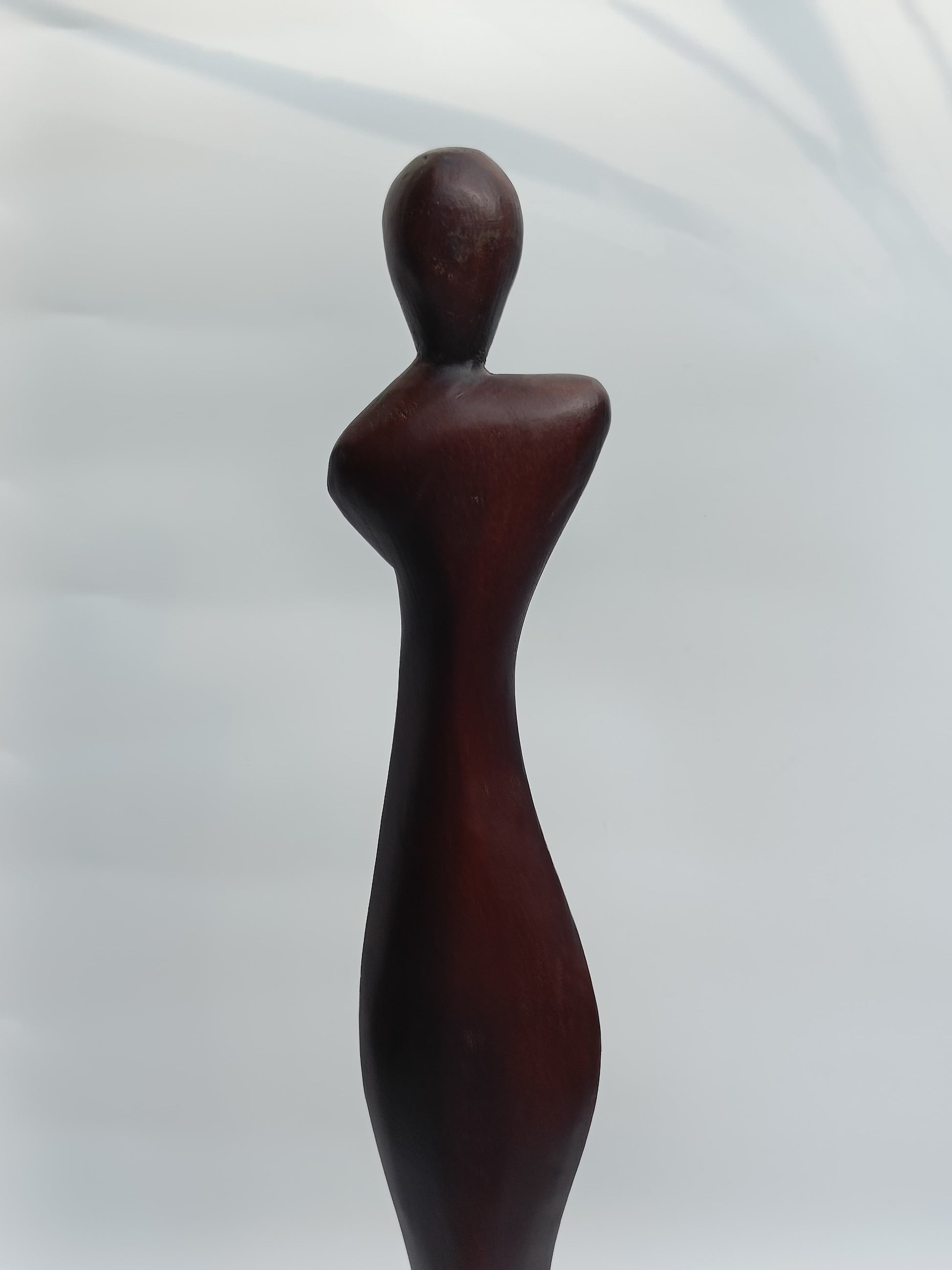 Tall Abstract Female Figurine in Wood – Elegant Sculpture