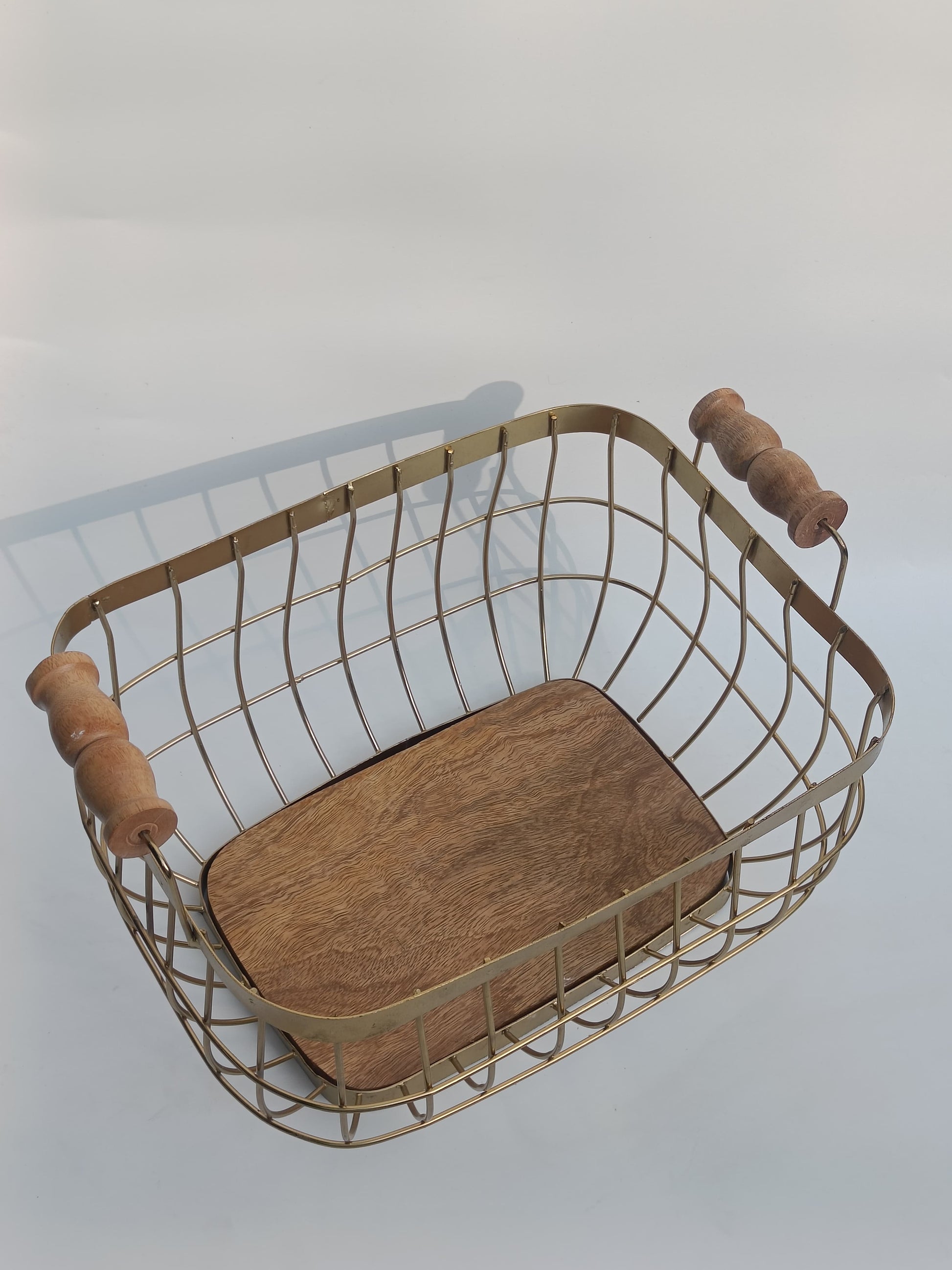 Vintage-Style Metal Wire Storage Basket with Wooden Base & Handles