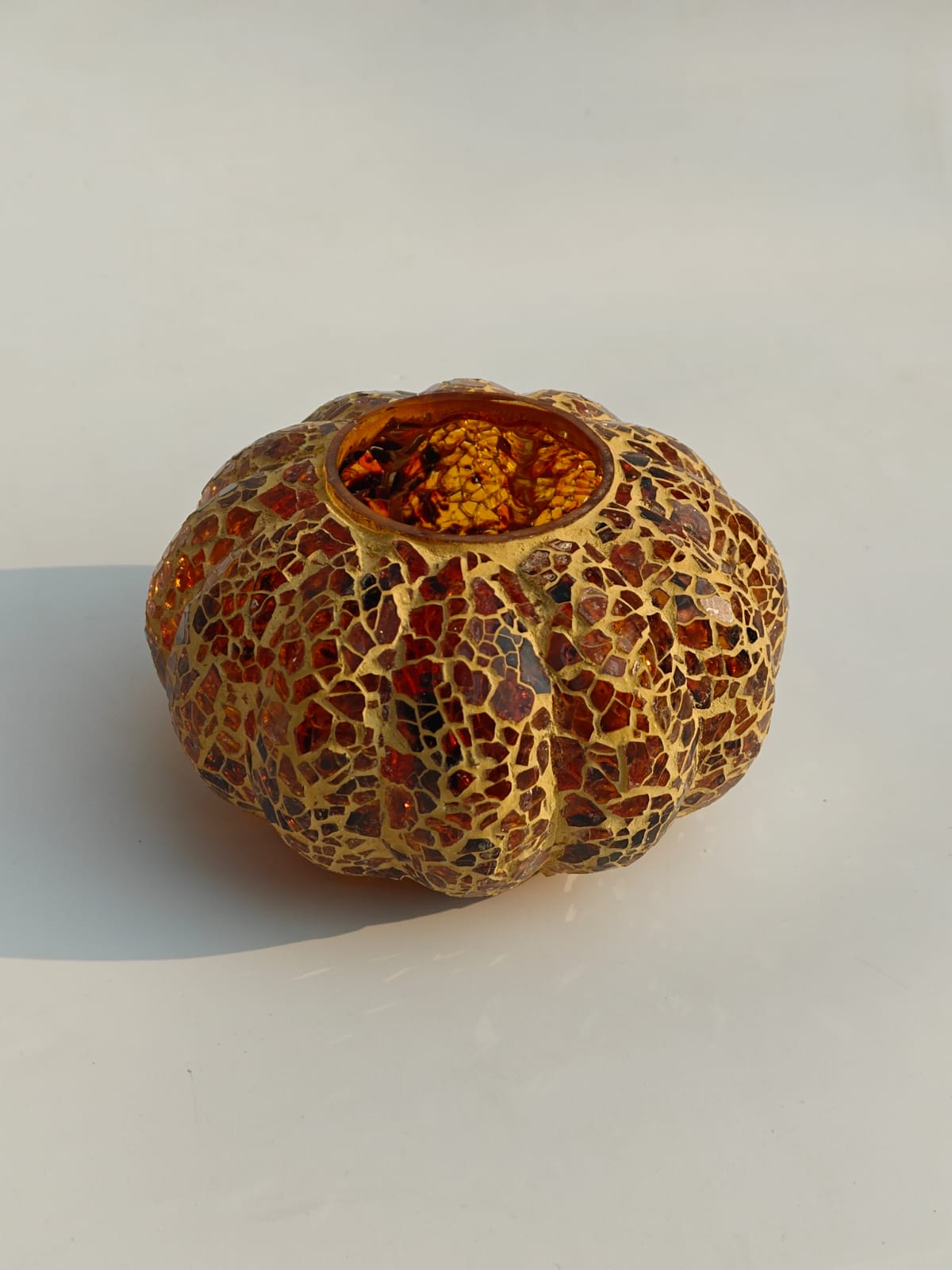 Amber Mosaic Pumpkin Tealight Holder – Handcrafted Glass Decorative Candle Accent