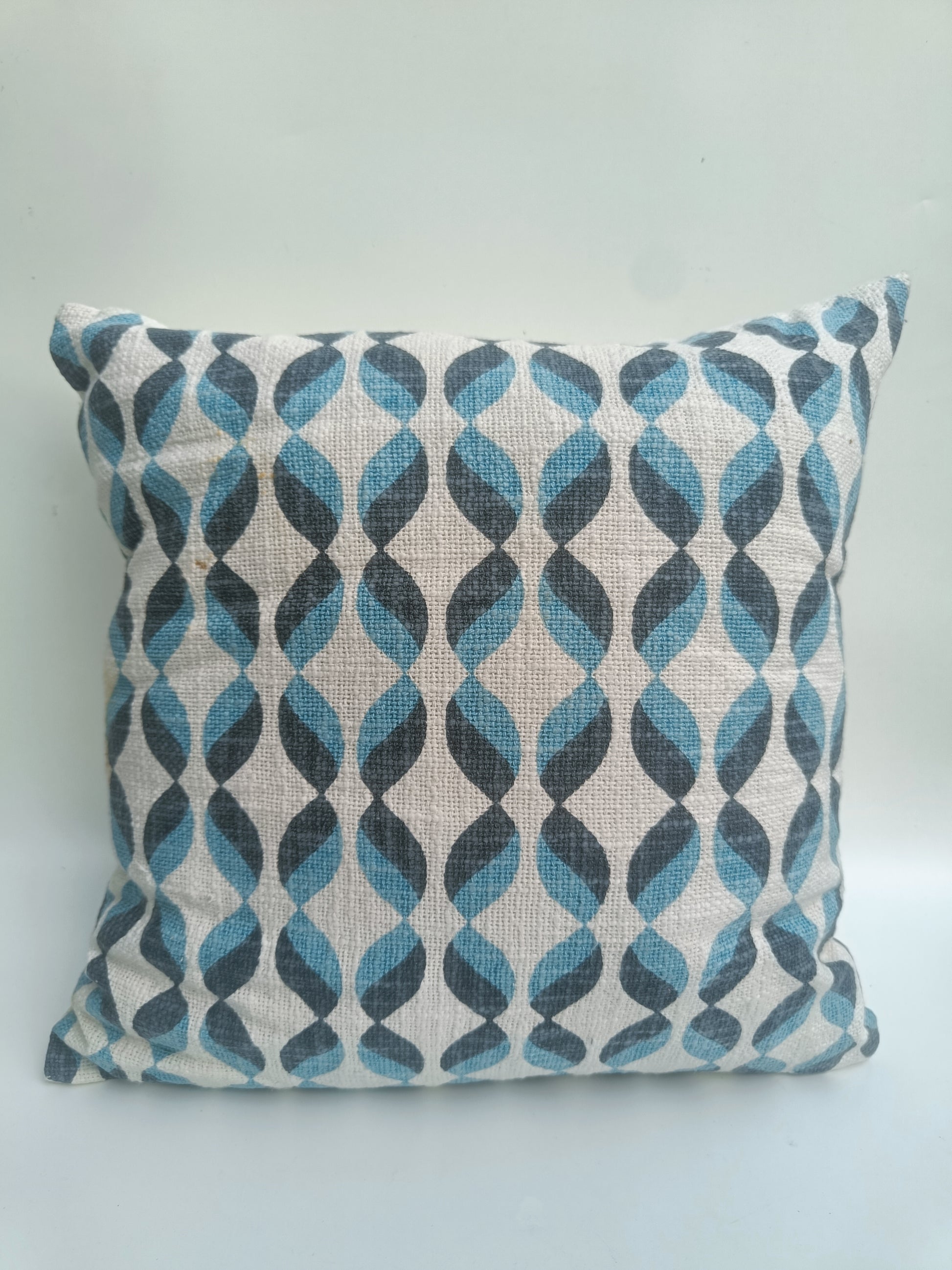 Retro Wave Print Cushion