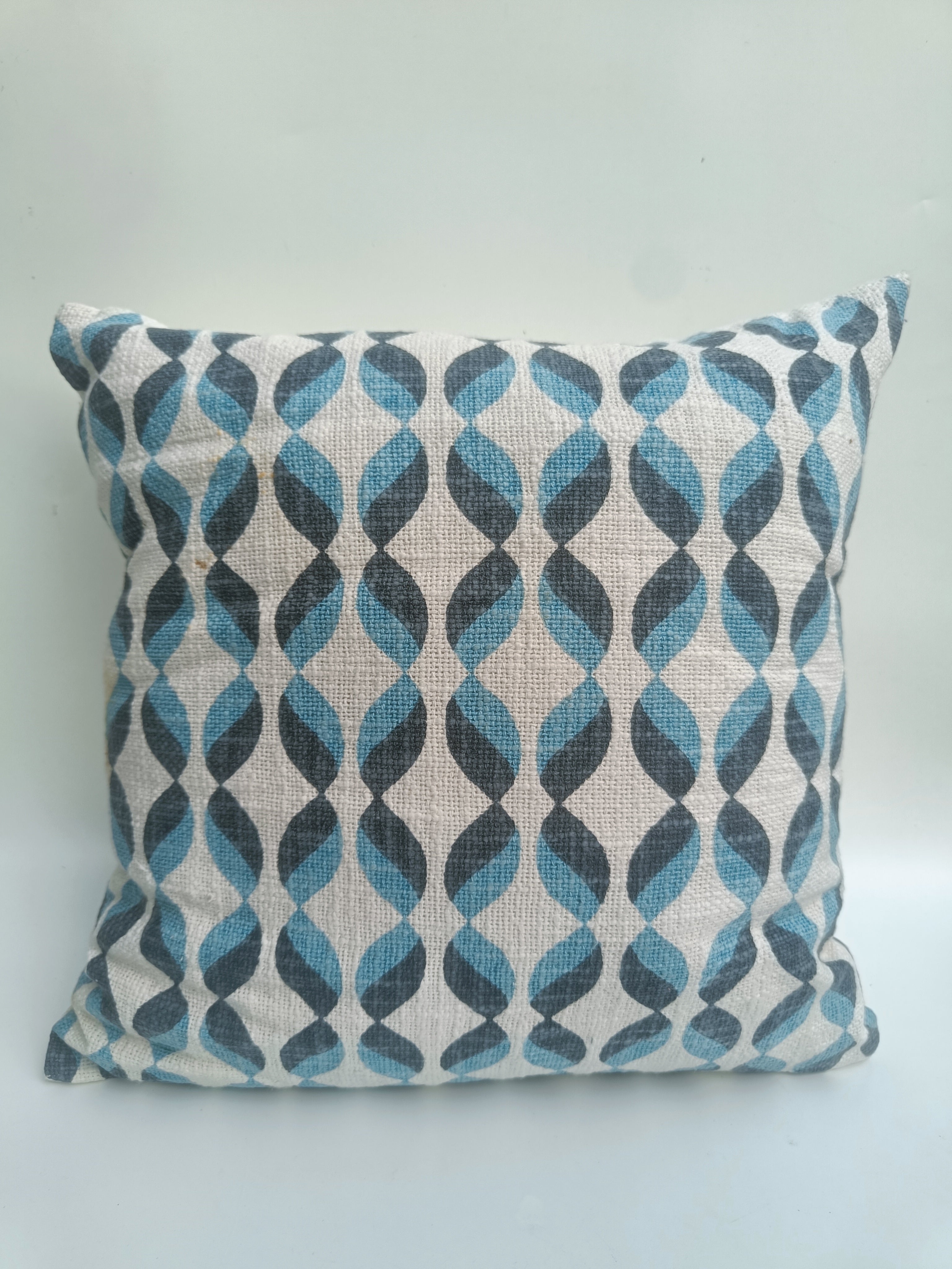 Retro Wave Print Cushion
