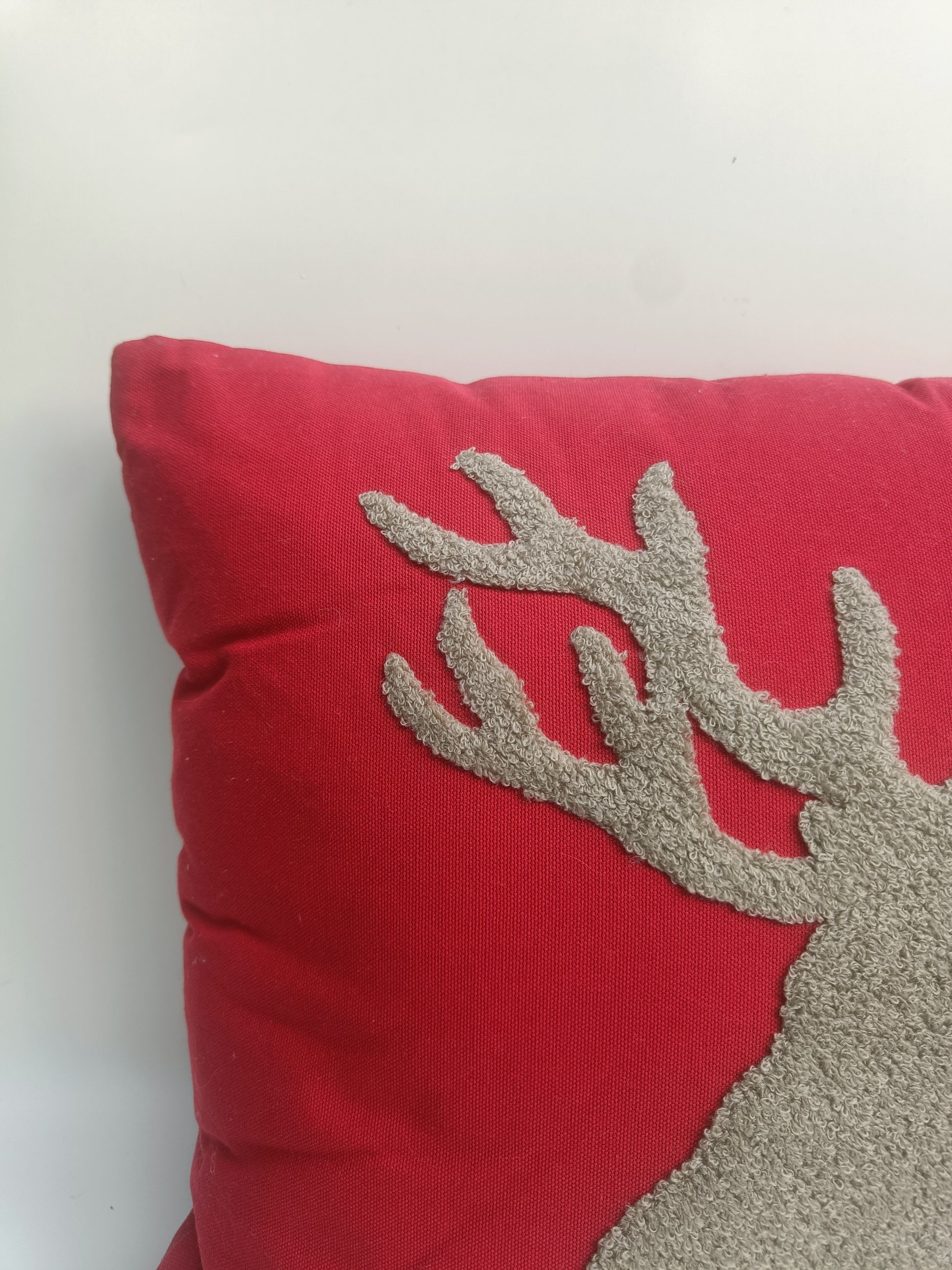 Reindeer Silhouette Cushion – Festive Red | 40x40 cm