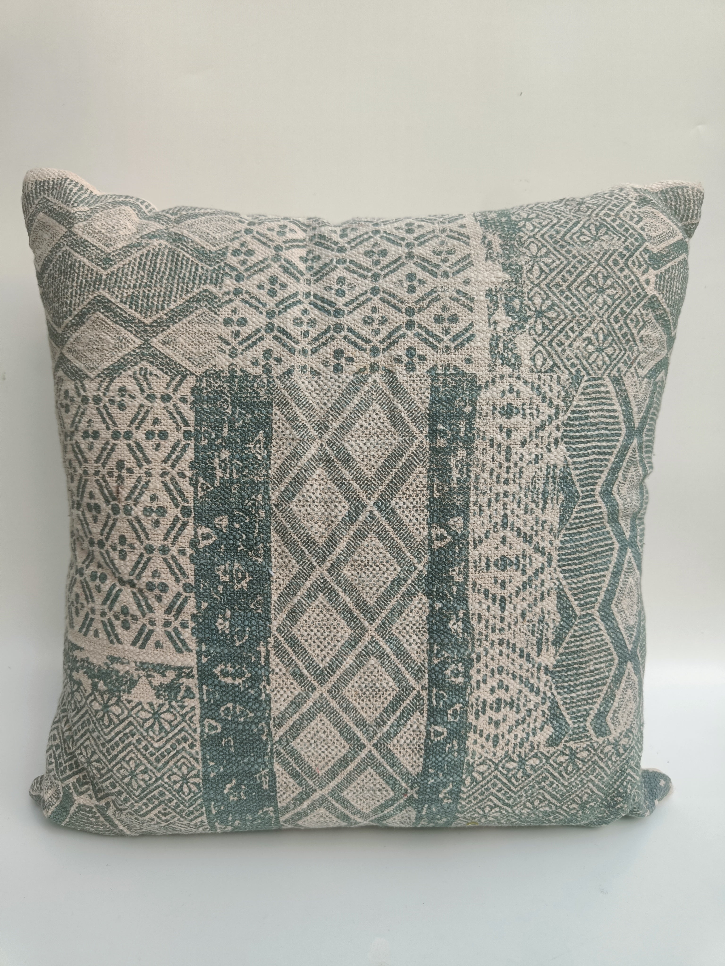 Boho Woven Geometric Cushion – Vintage-Inspired Accent Pillow
