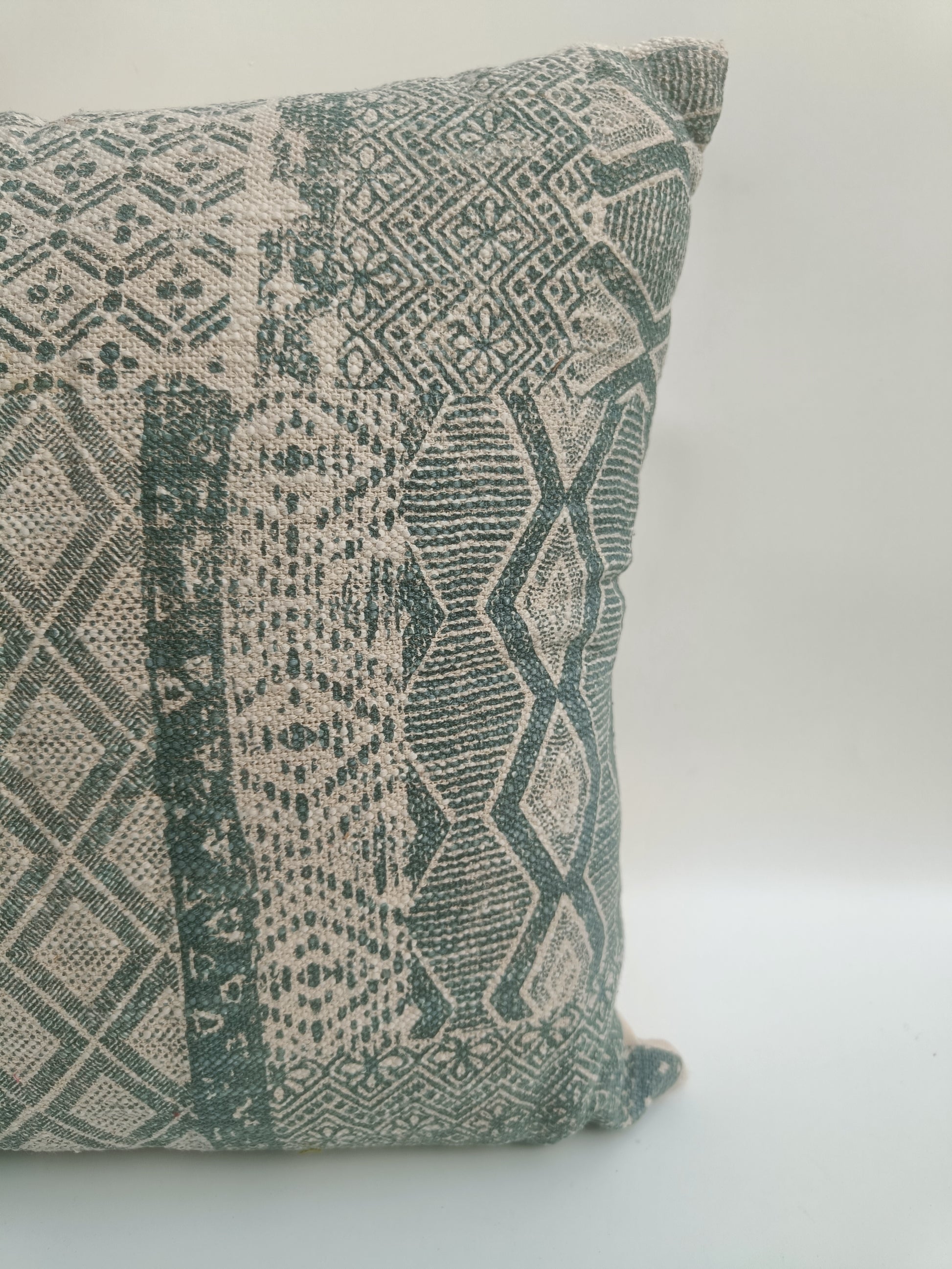 Boho Woven Geometric Cushion – Vintage-Inspired Accent Pillow