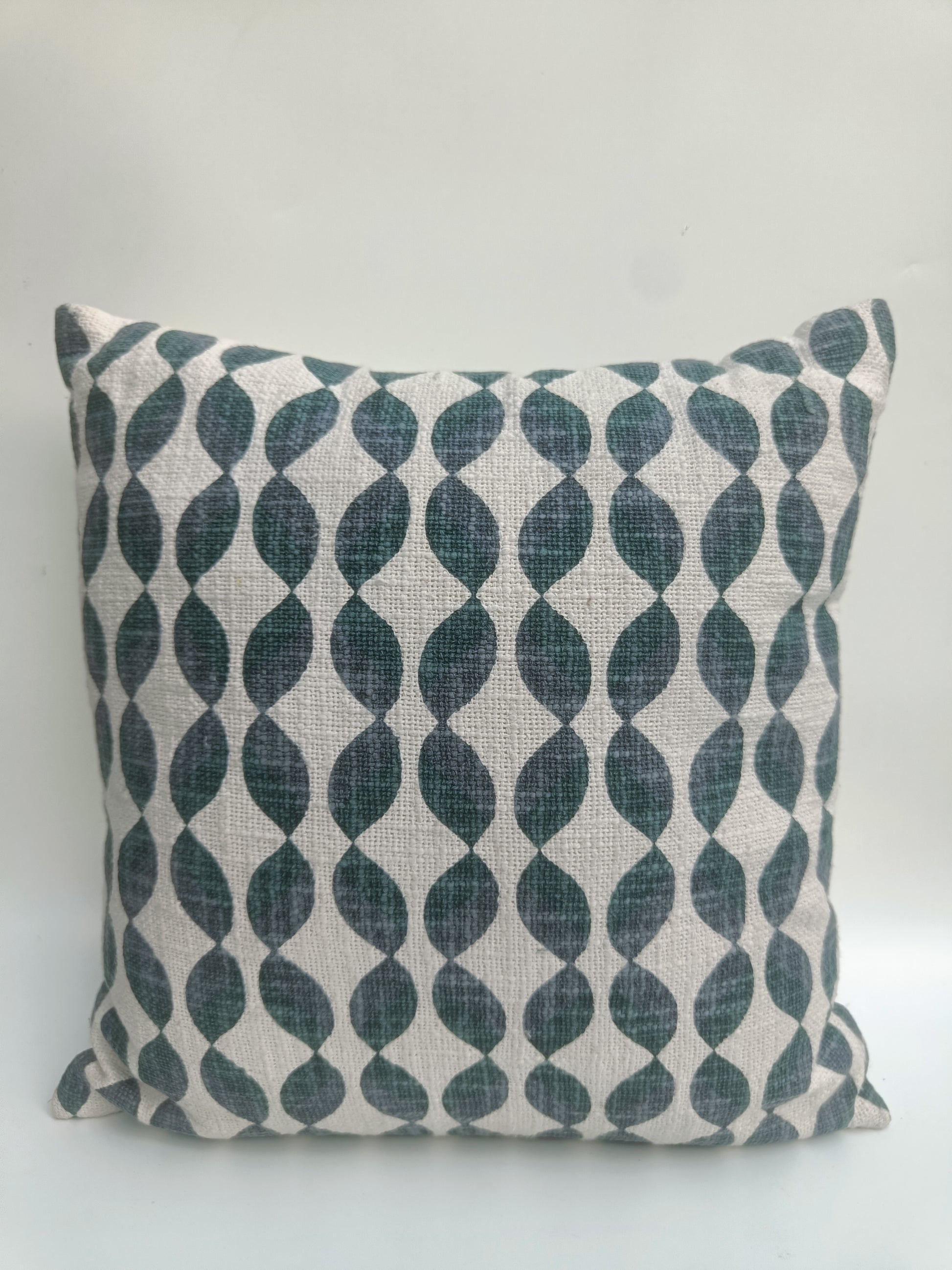 Geometric Wave Pattern Cushion
