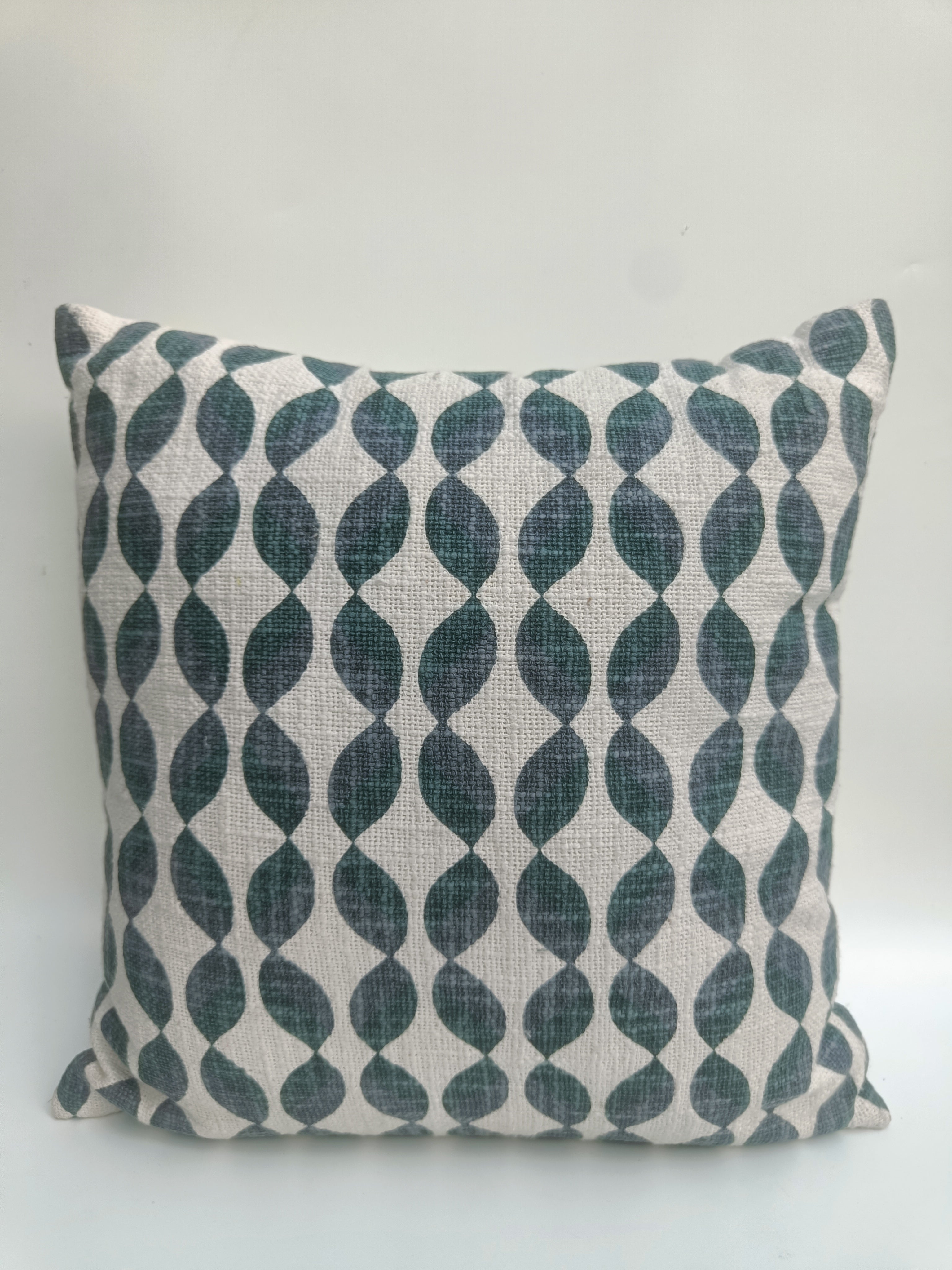 Geometric Wave Pattern Cushion