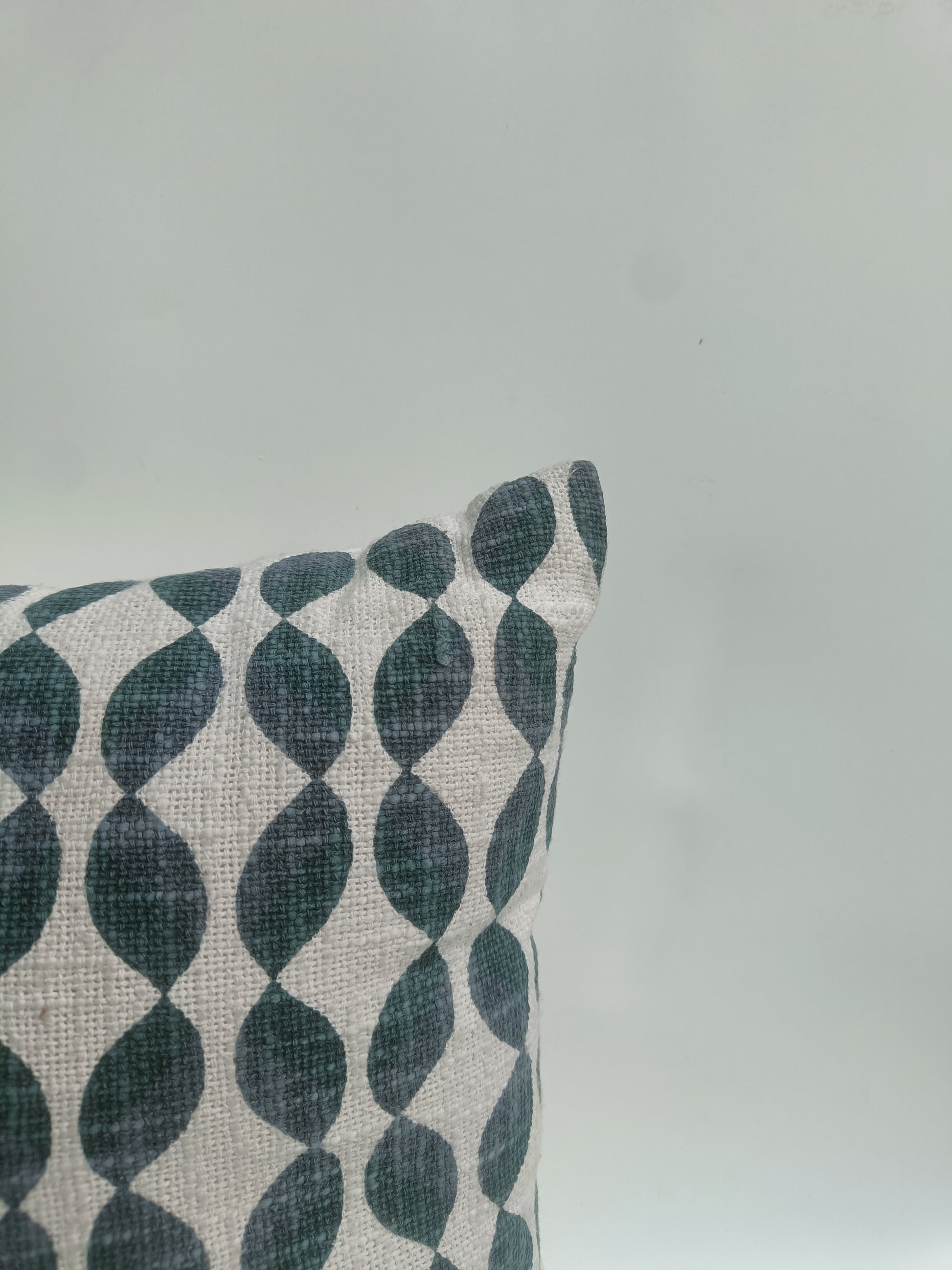 Geometric Wave Pattern Cushion