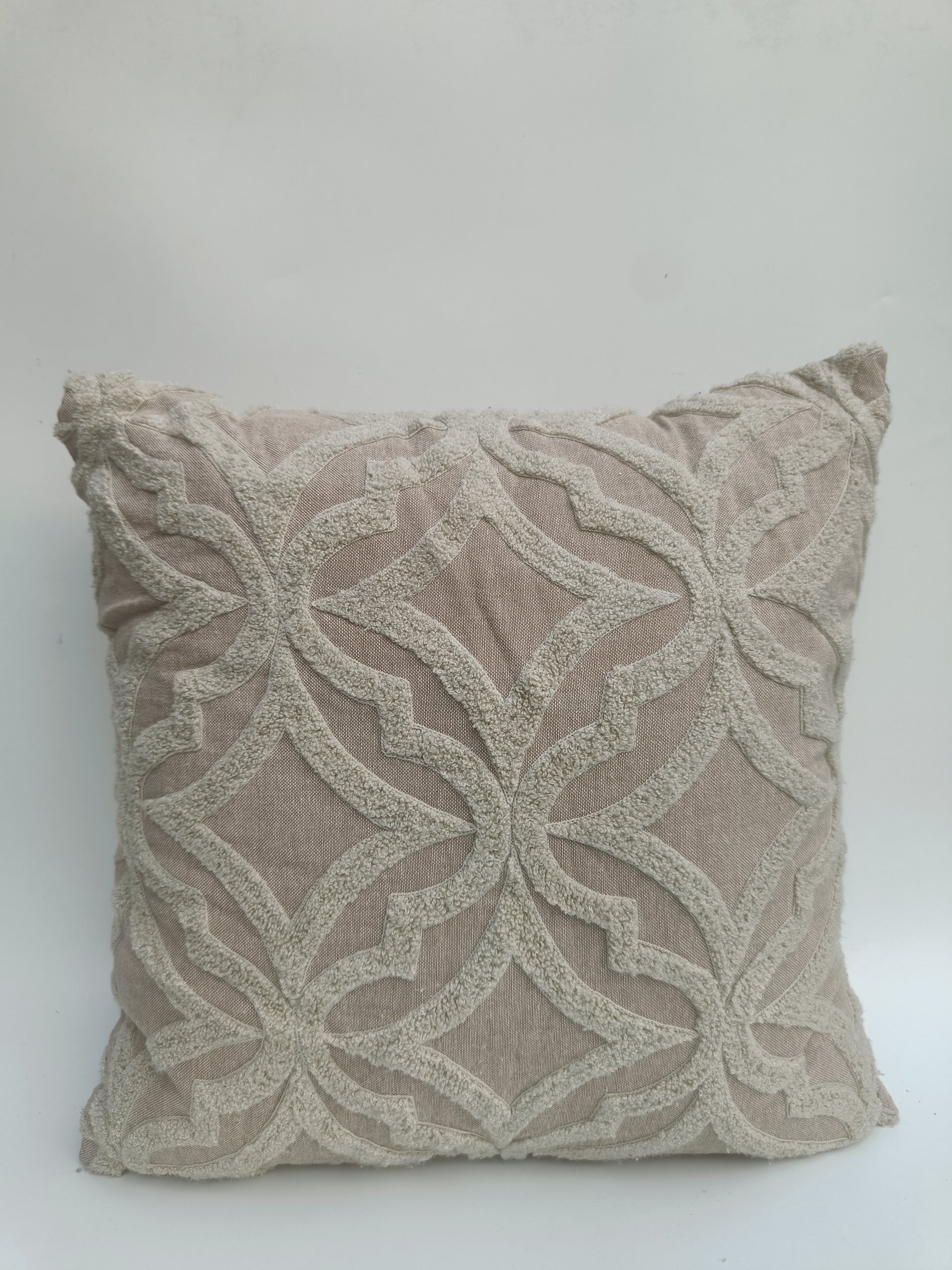 Mughal-Inspired Tufted Beige Cushion – Ornamental Lattice Design
