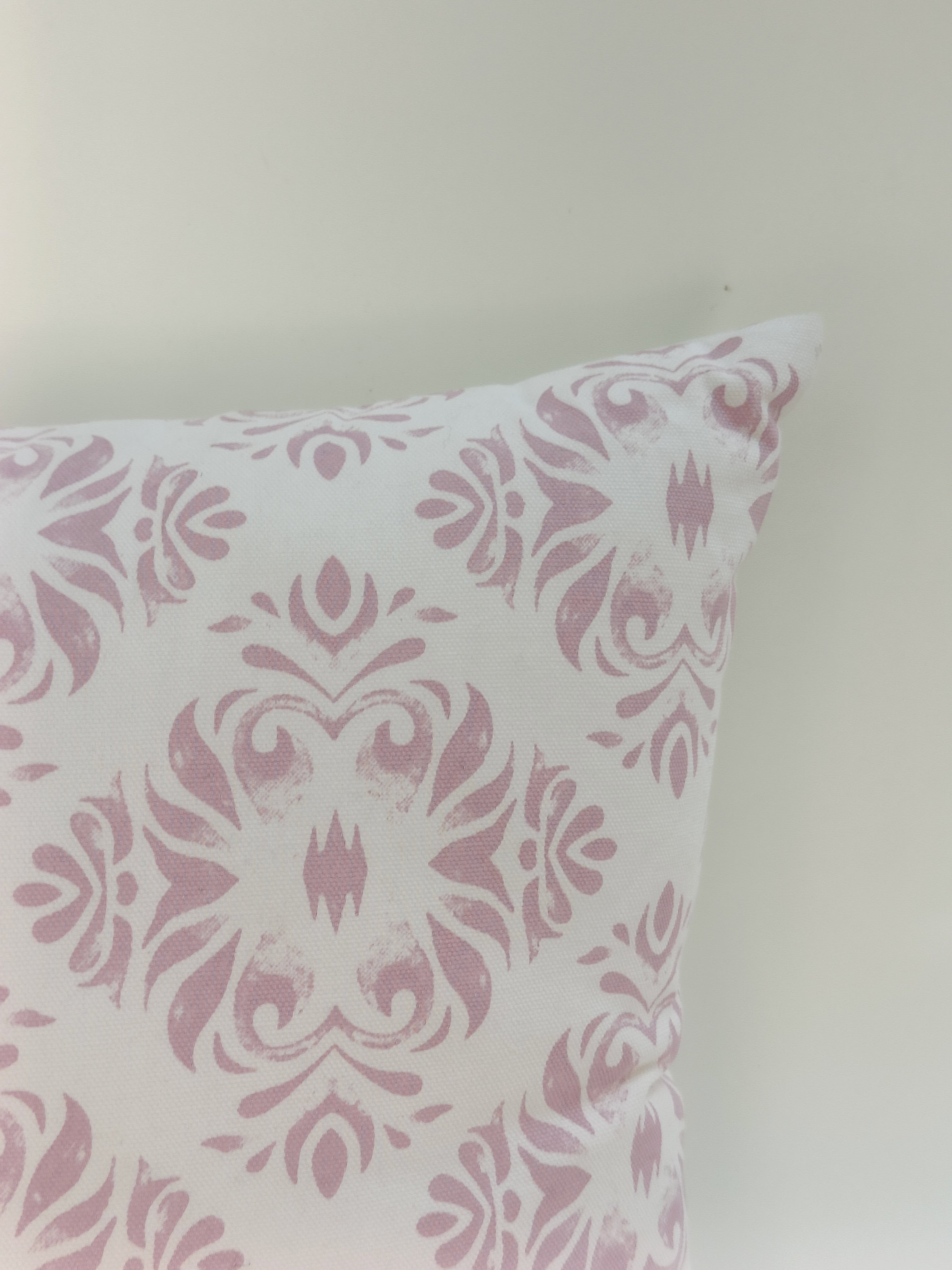 Blush Damask Print Cushion – 40 cm | Elegant Soft Cotton Throw Pillow