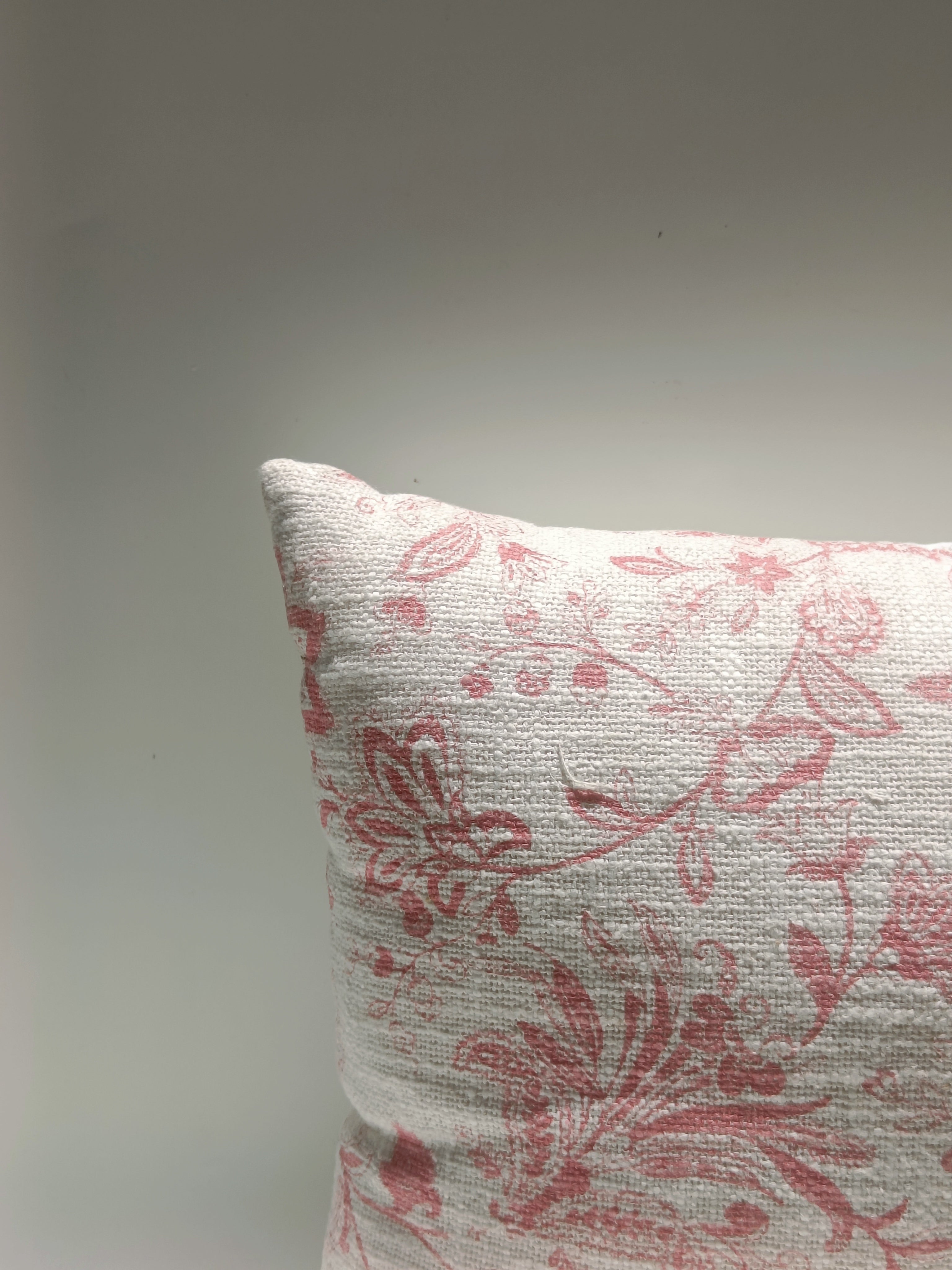 Rose Blossom Floral Cushion – 40.6 x 40.6 cm | Soft Textured Fabric