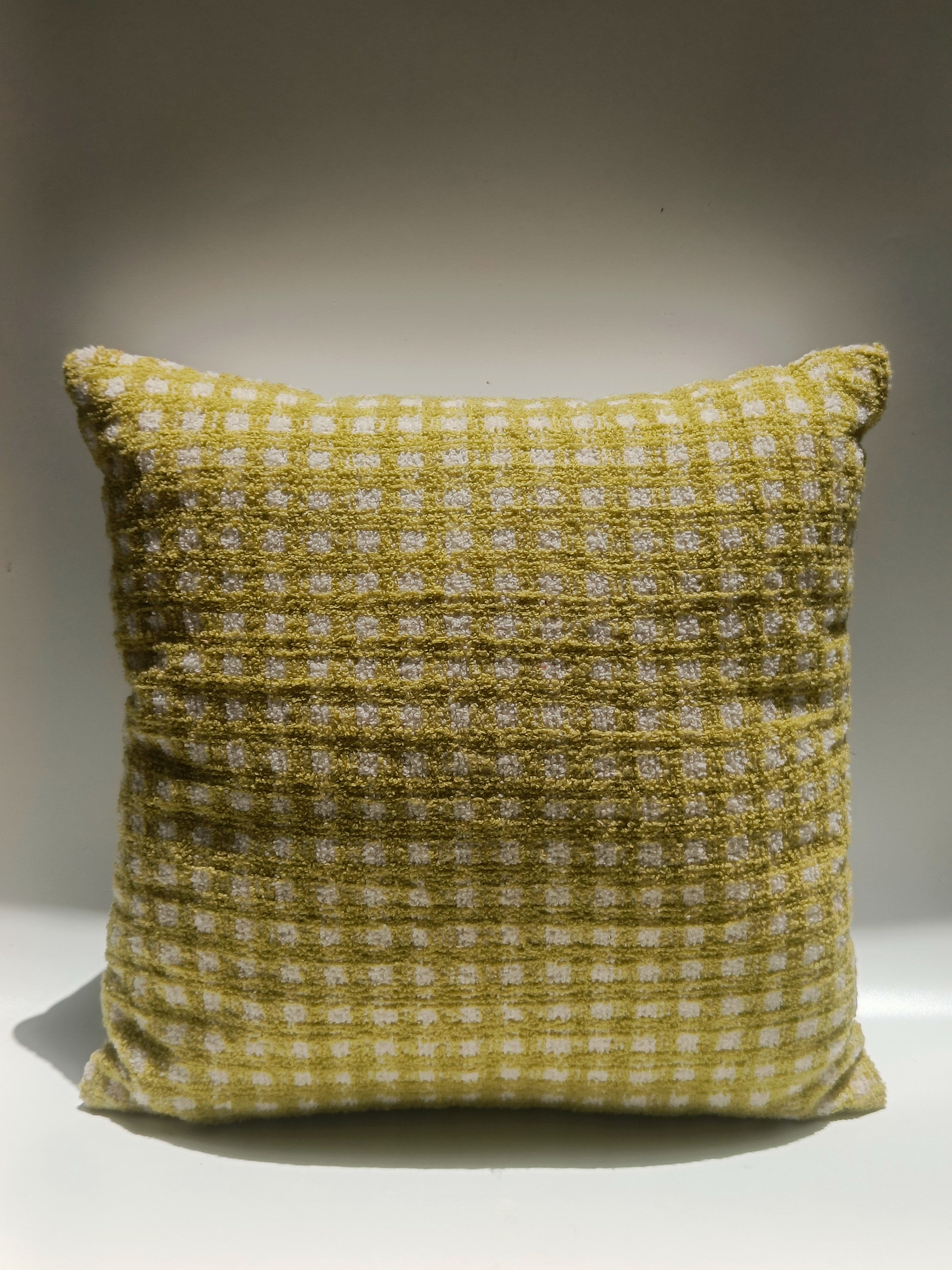 Lemon Check Textured Cushion – 40.6 x 40.6 cm | Woven Cotton Blend