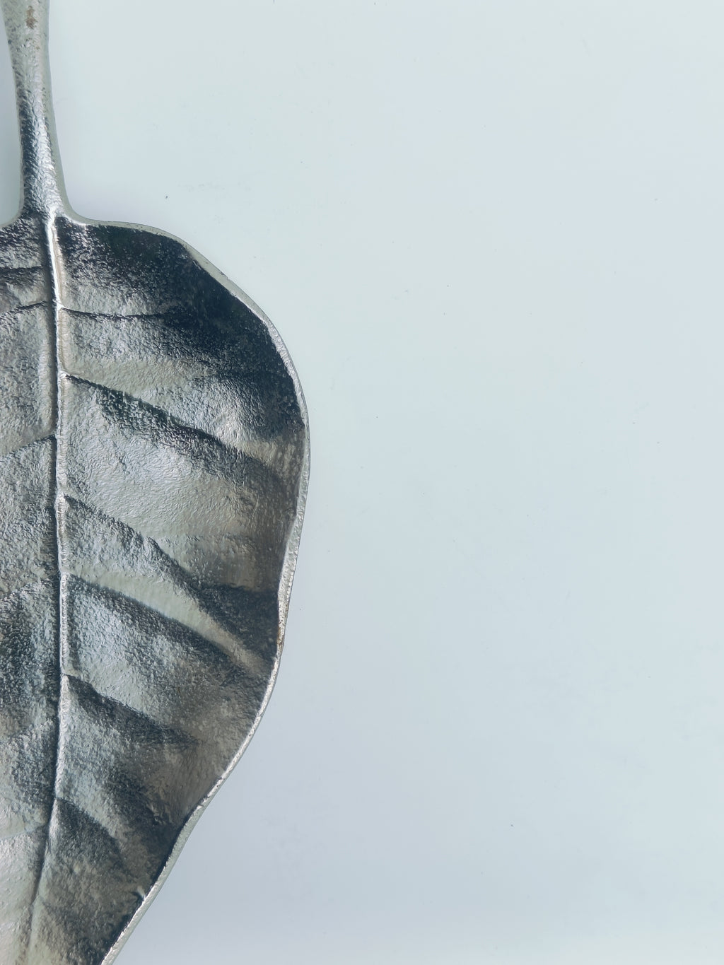 Silver Leaf-Shaped Metal Platter – Decorative Tray