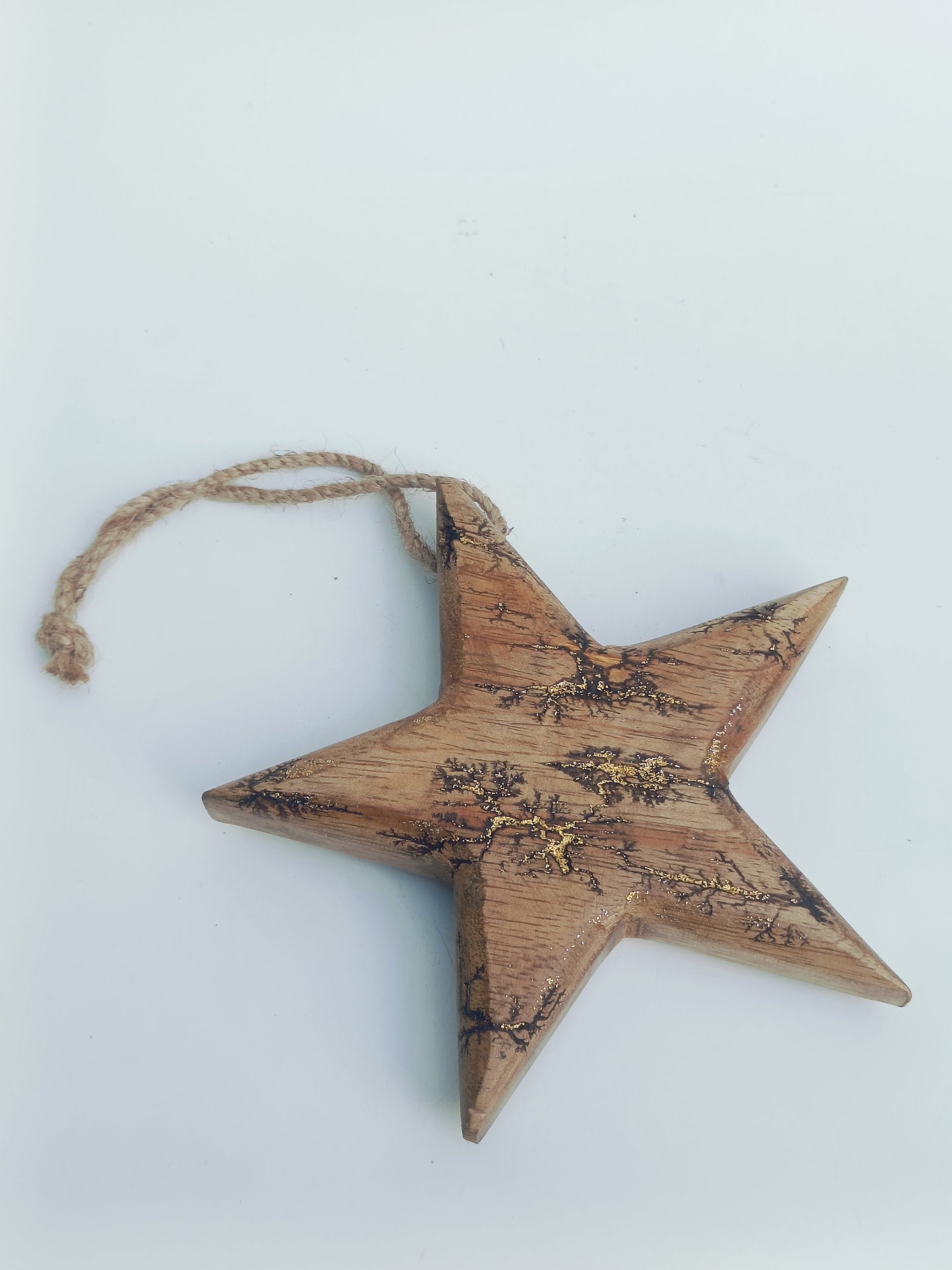 Lichtenberg Burn Wooden Star Hanging – Handcrafted Electric Art Décor