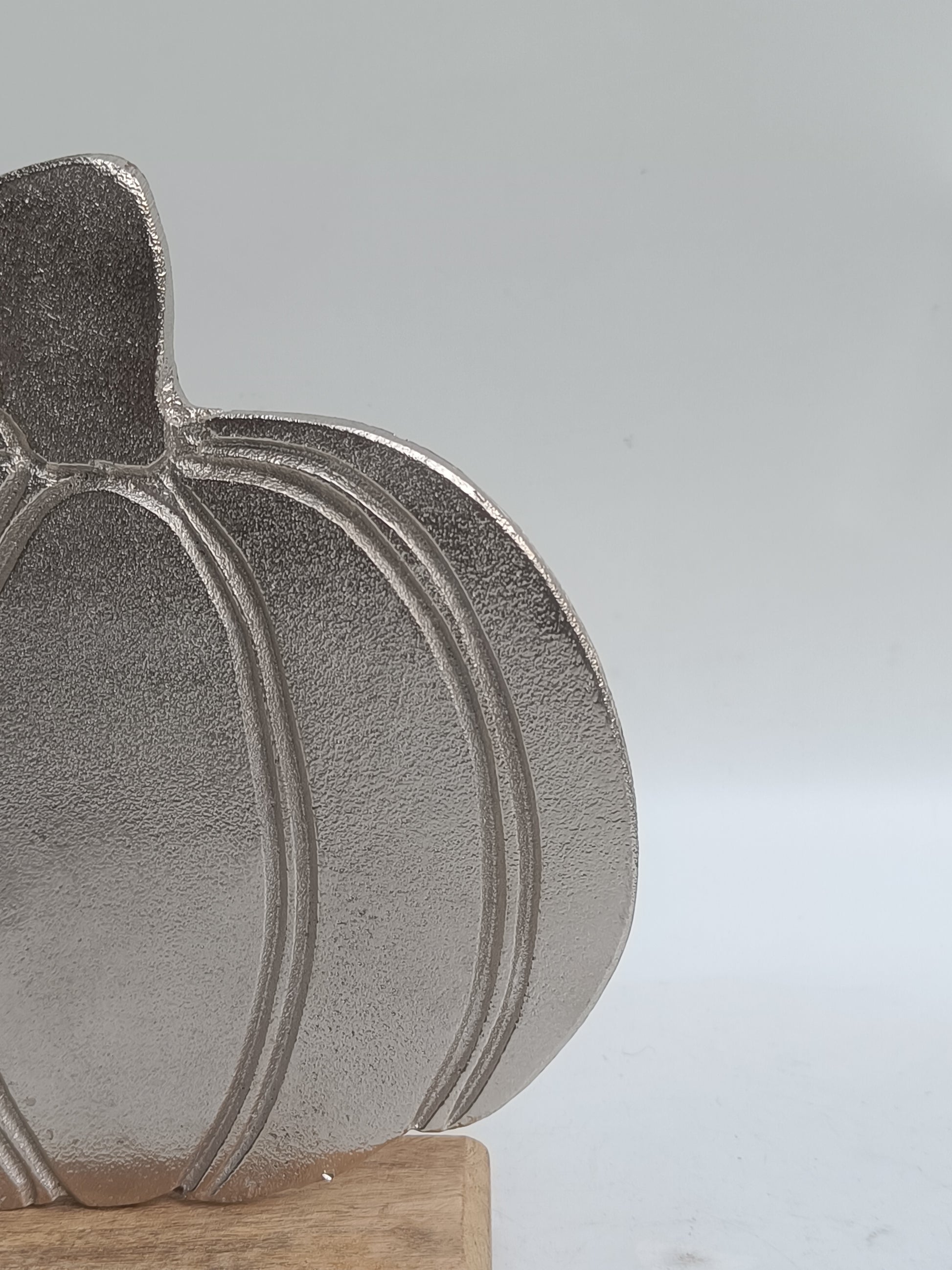 Silver Harvest Pumpkin – Tabletop Accent with Wooden Base