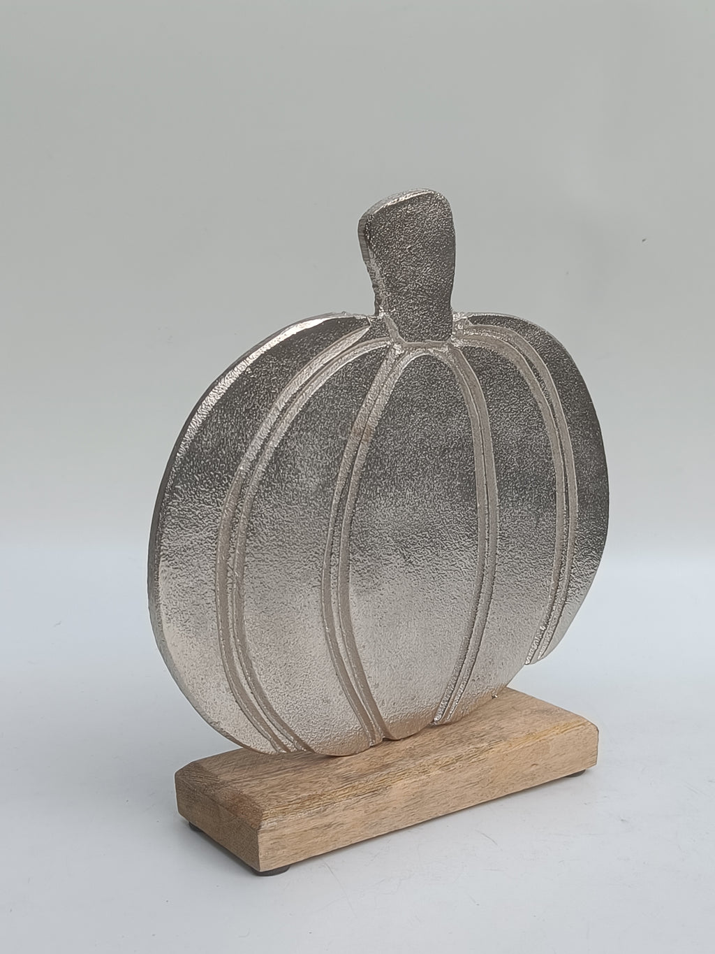 Silver Harvest Pumpkin – Tabletop Accent with Wooden Base