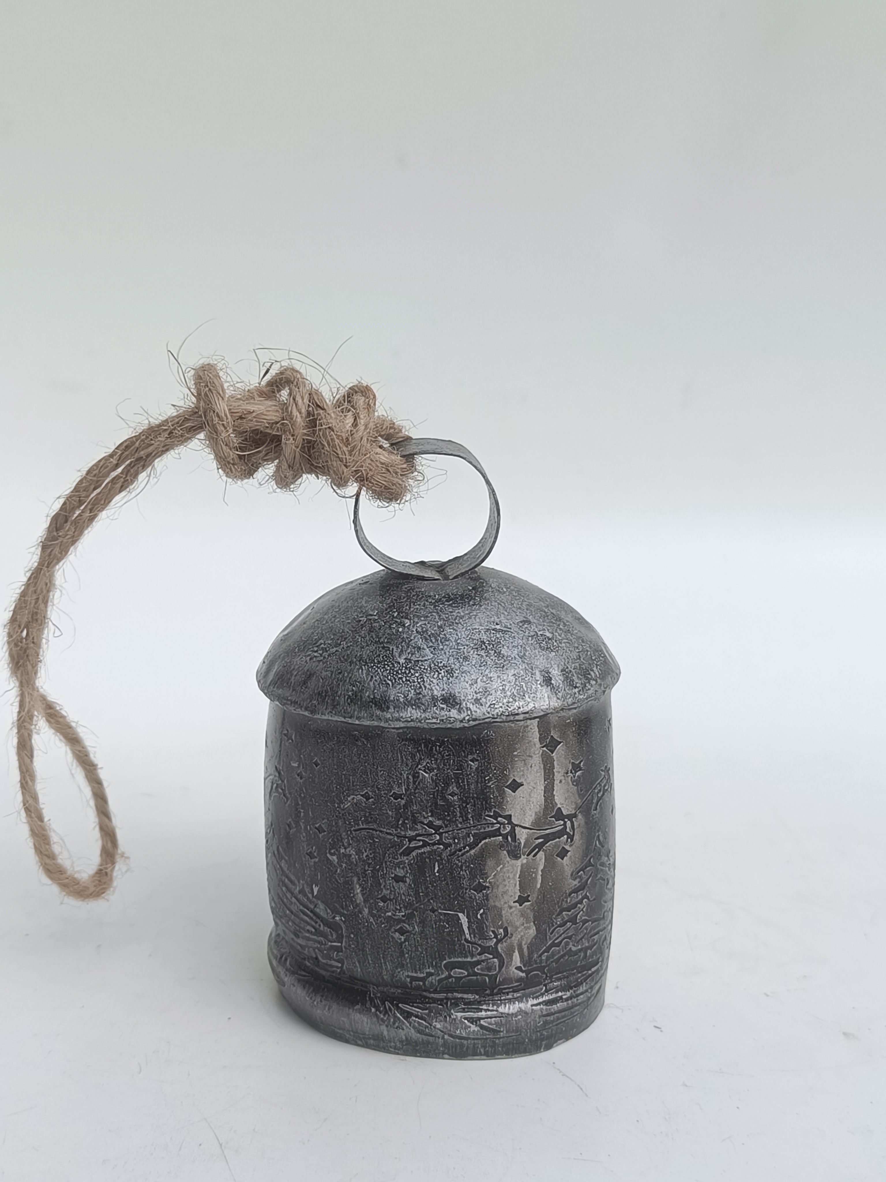 Midnight Trail Bell – Embossed Winter Charm in Antique Black