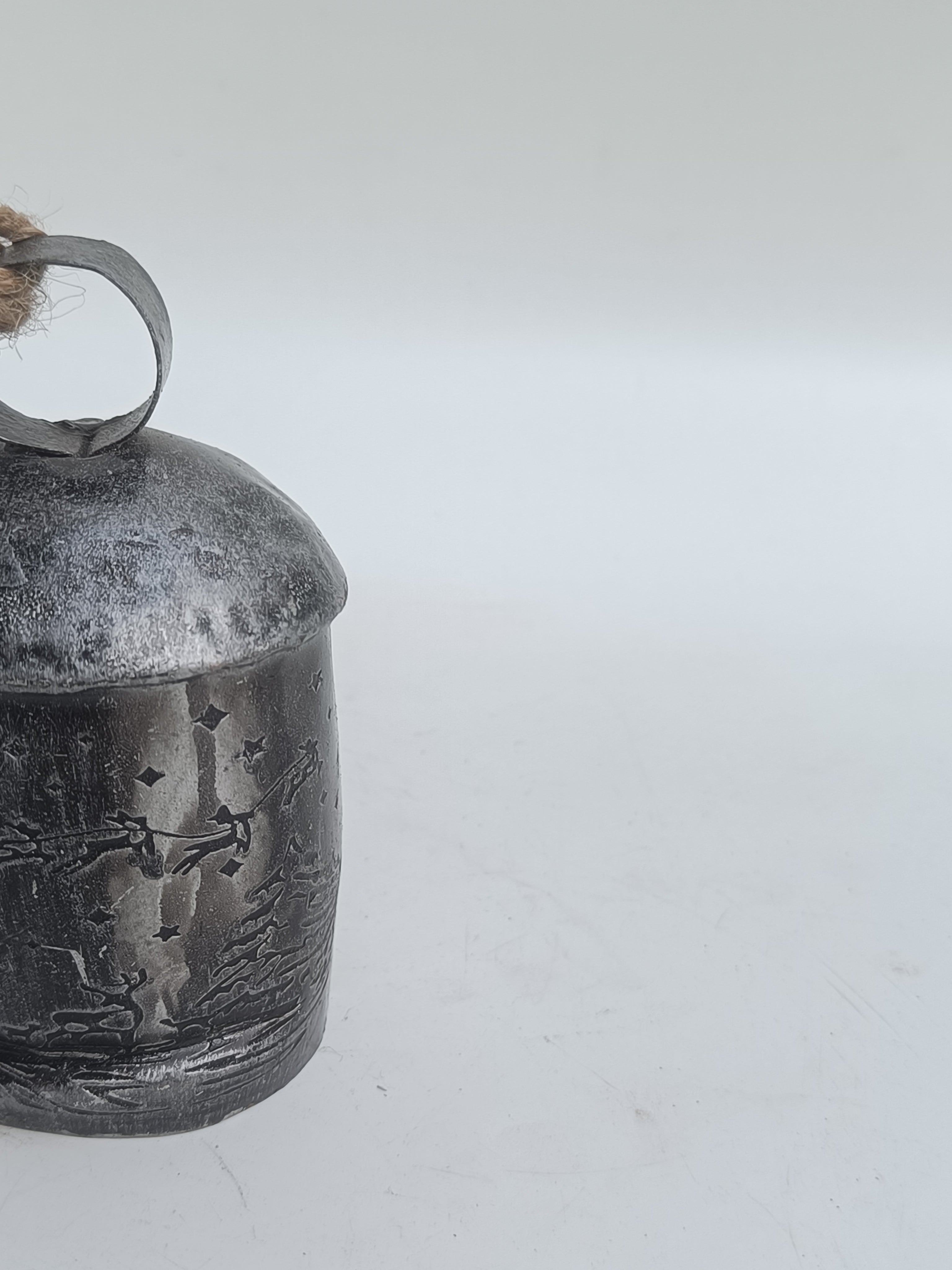 Midnight Trail Bell – Embossed Winter Charm in Antique Black