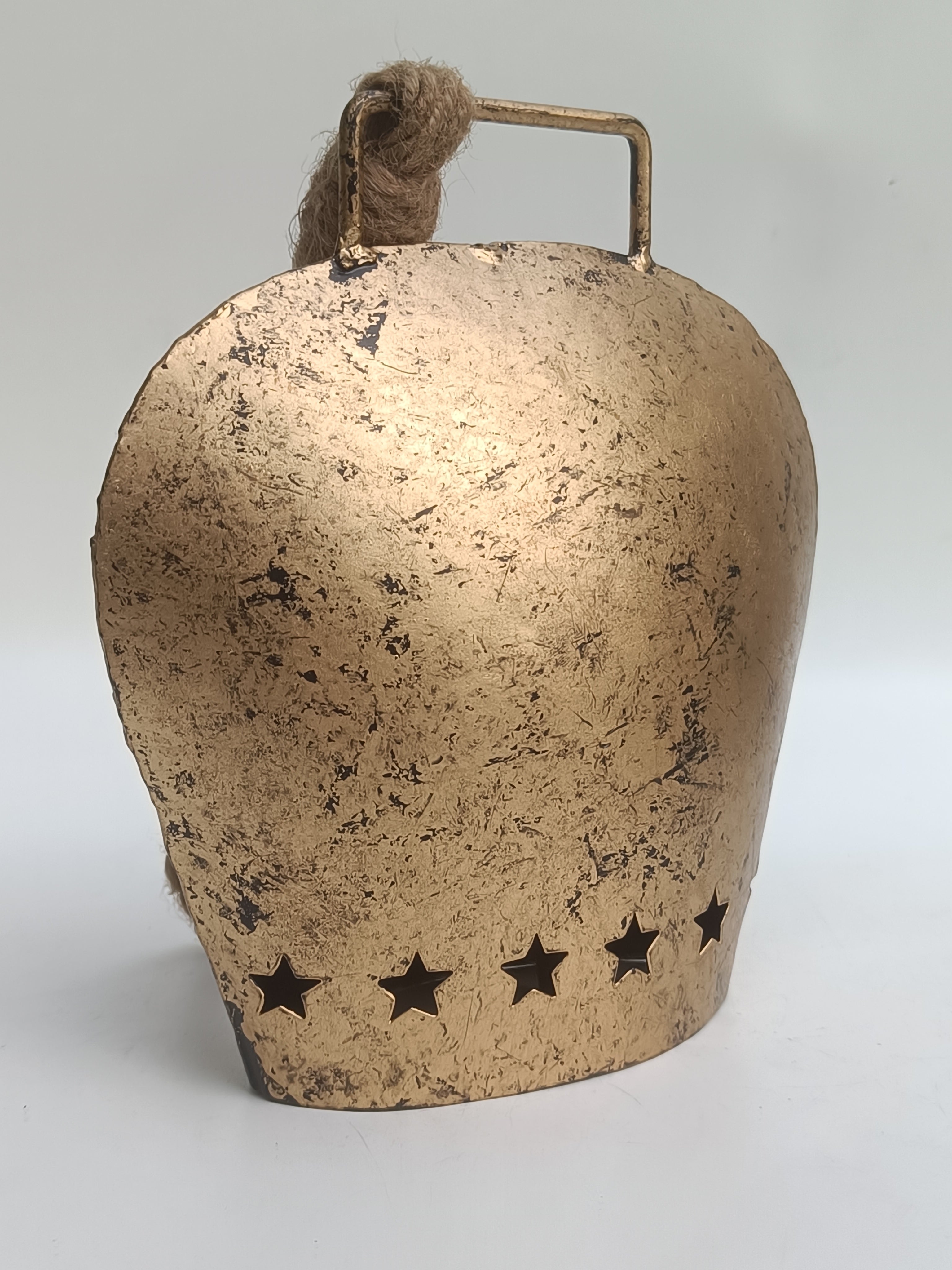 Golden Star-Cut Metal Bell – Vintage-Inspired Hanging Accent