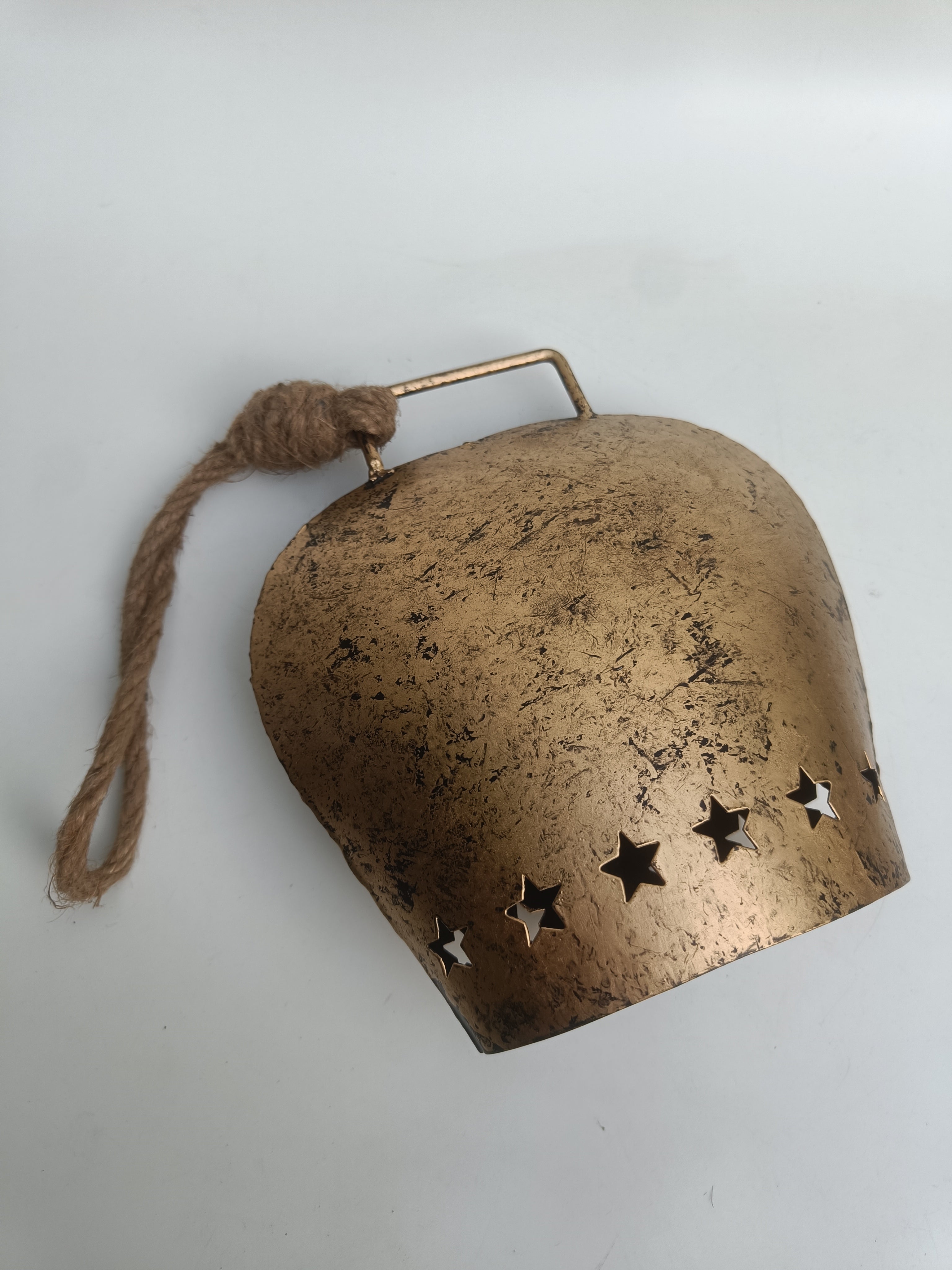 Golden Star-Cut Metal Bell – Vintage-Inspired Hanging Accent
