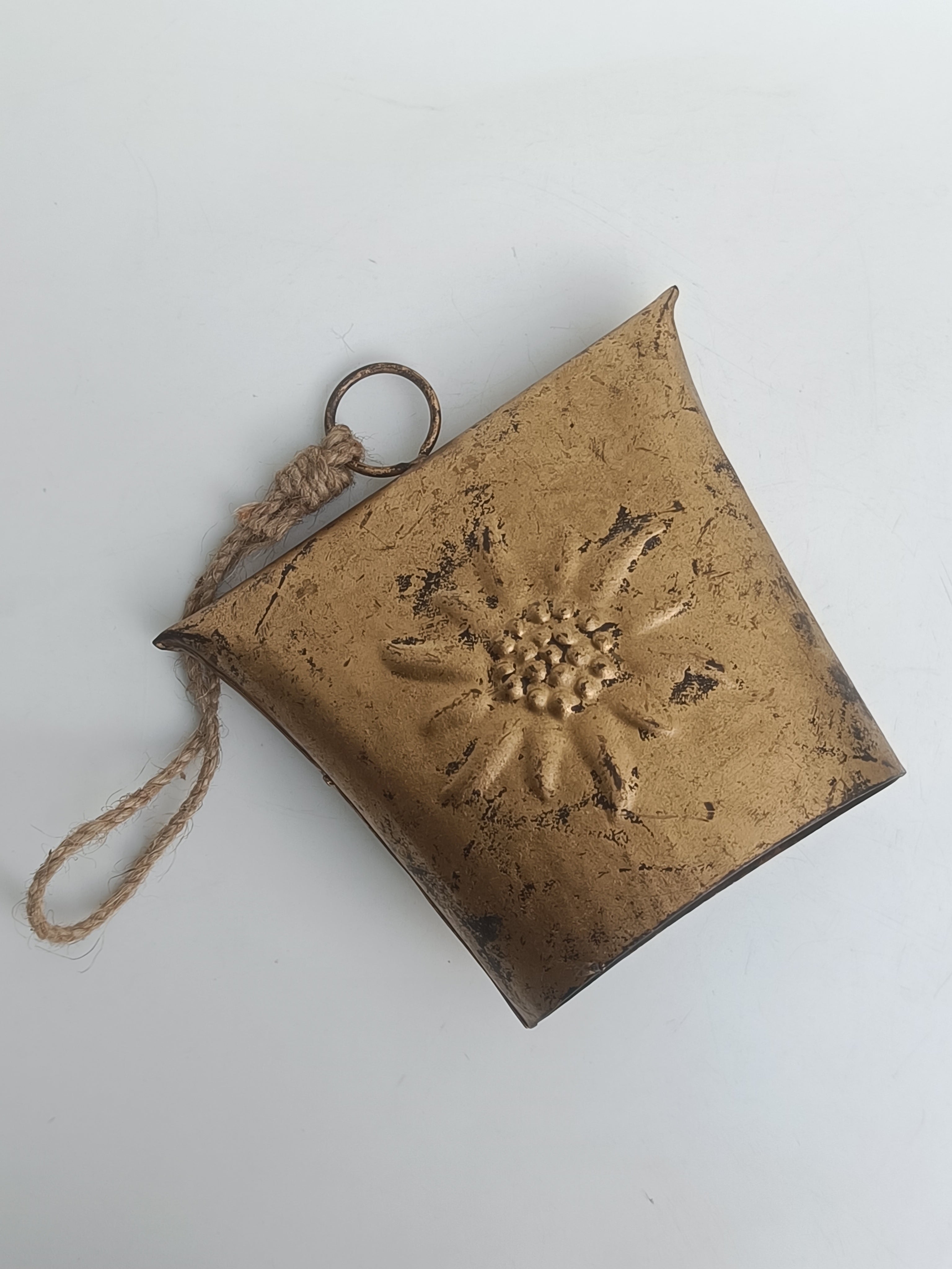 Golden Sunflower Vintage Bell – Handcrafted Metal Decor