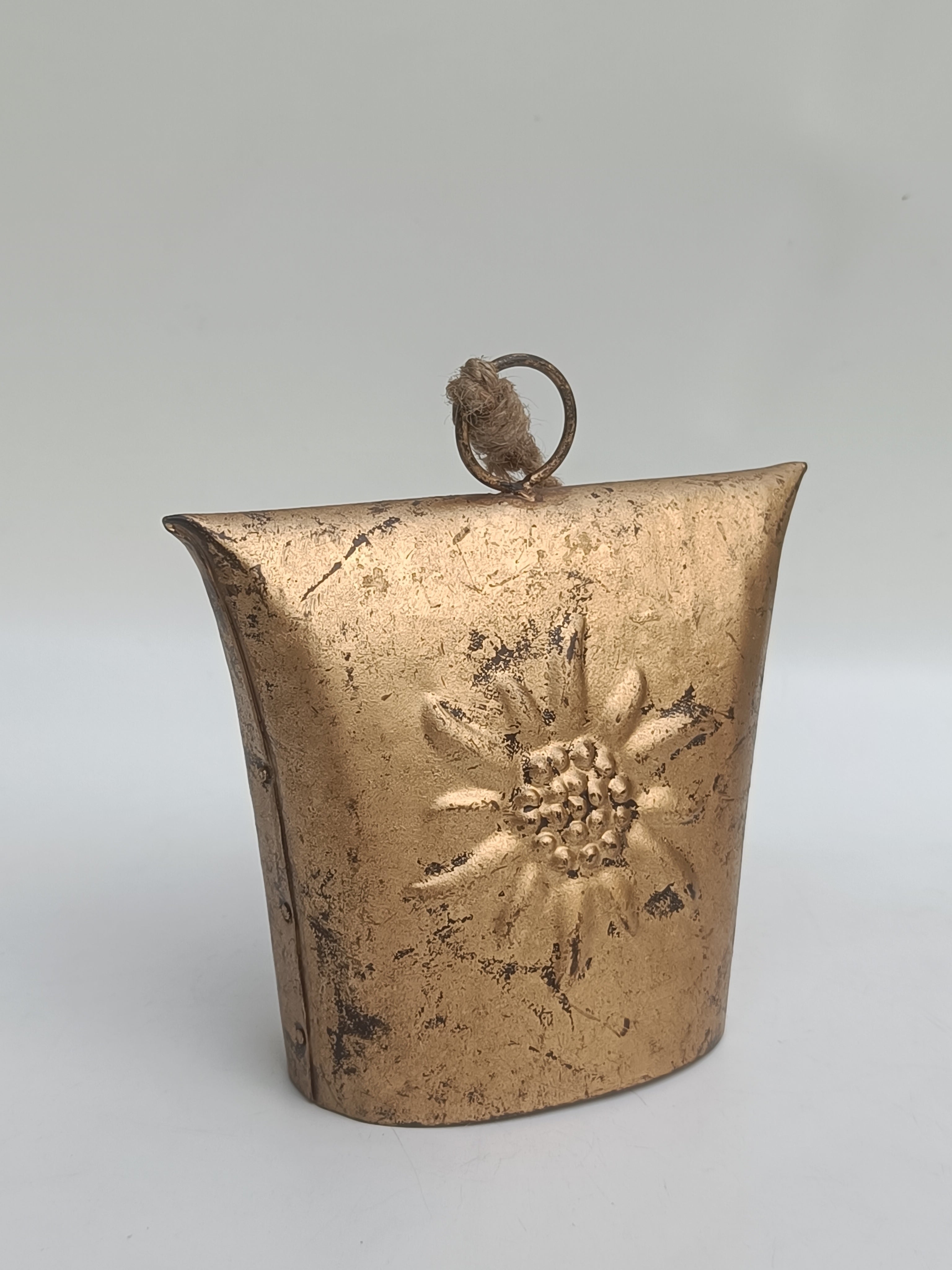 Golden Sunflower Vintage Bell – Handcrafted Metal Decor