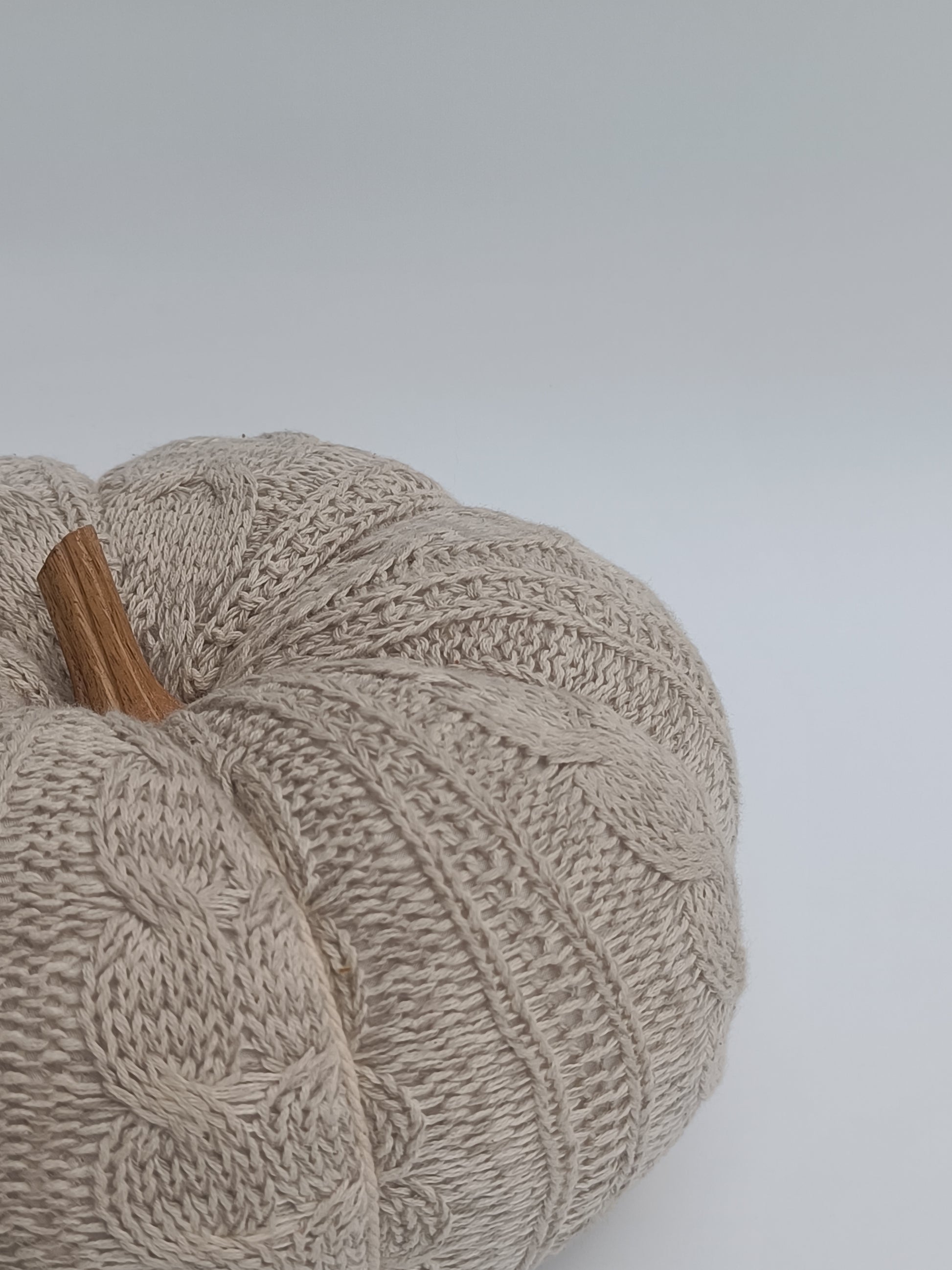 Cable-Knit Pumpkin Cushion with Wooden Stem – Cream