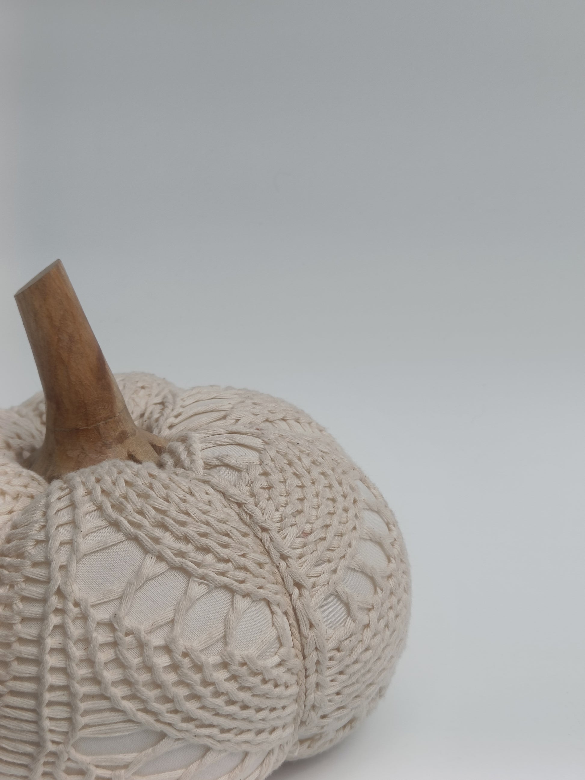 Macramé Pumpkin Décor with Wooden Stem – Handcrafted Elegance