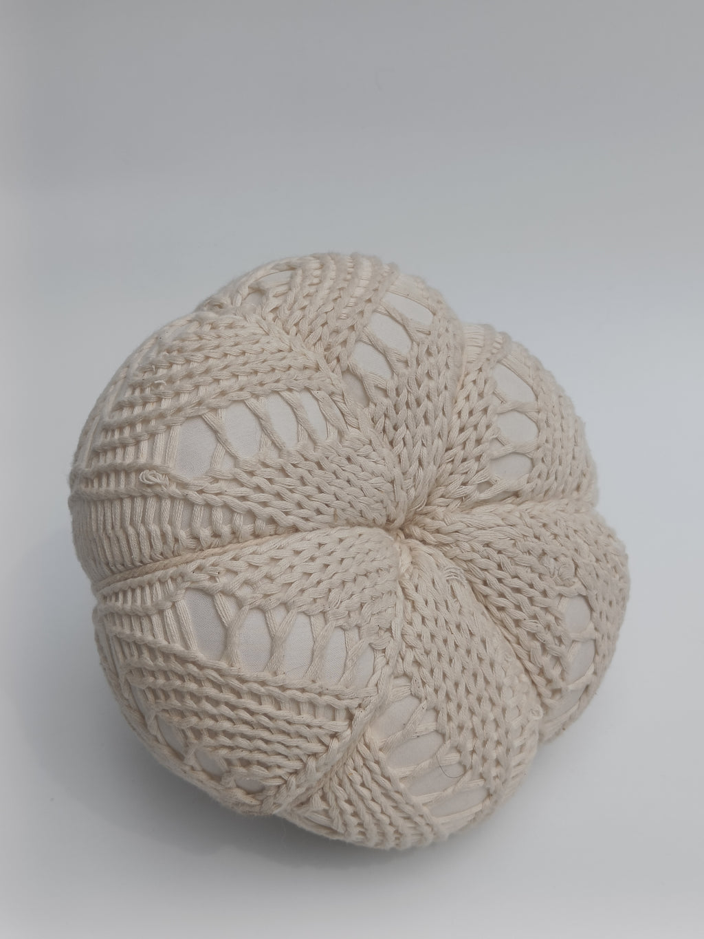 Macramé Pumpkin Décor with Wooden Stem – Handcrafted Elegance