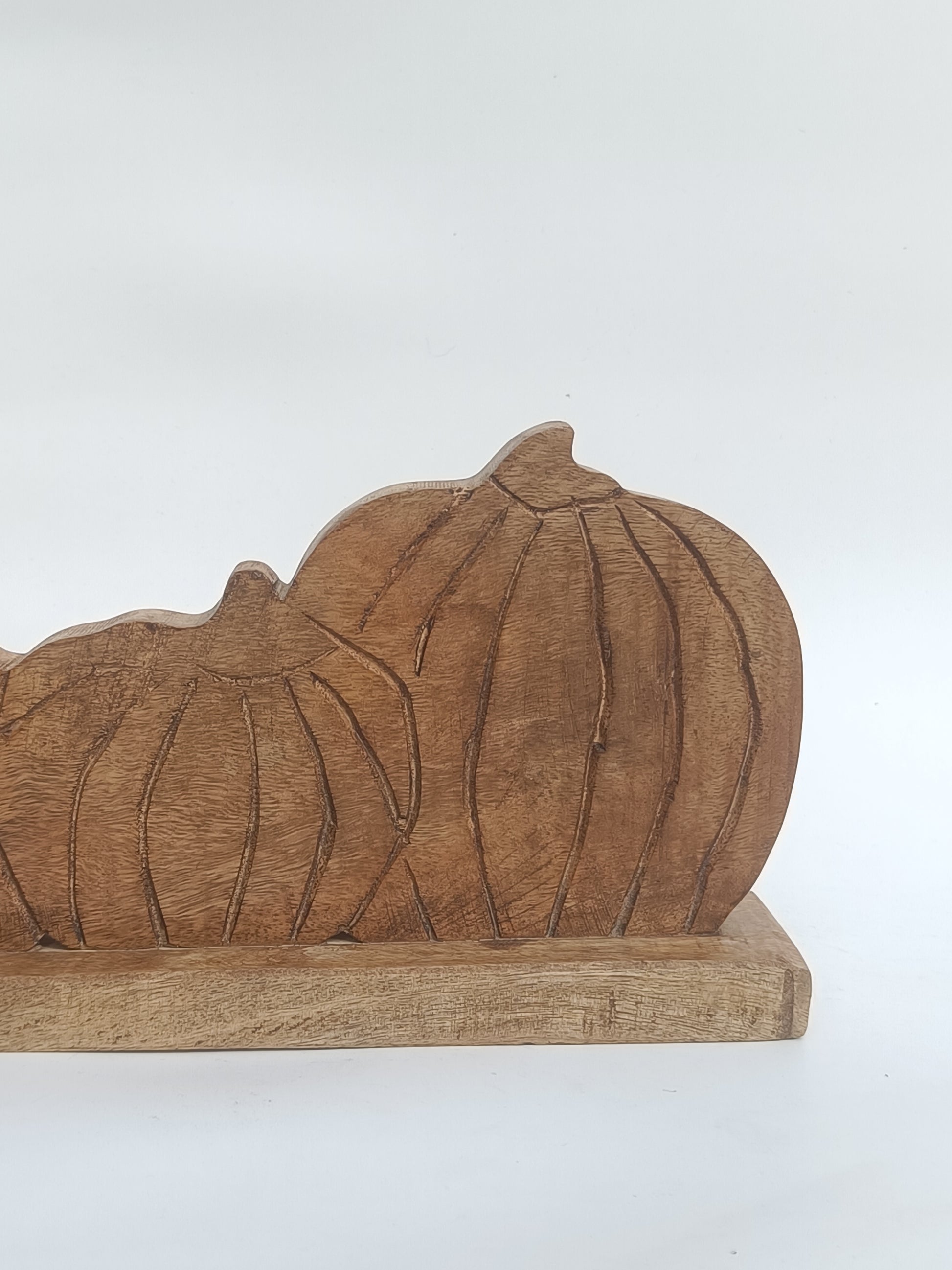 Handcrafted Wooden Pumpkin Silhouette – Autumn & Harvest Tabletop Décor