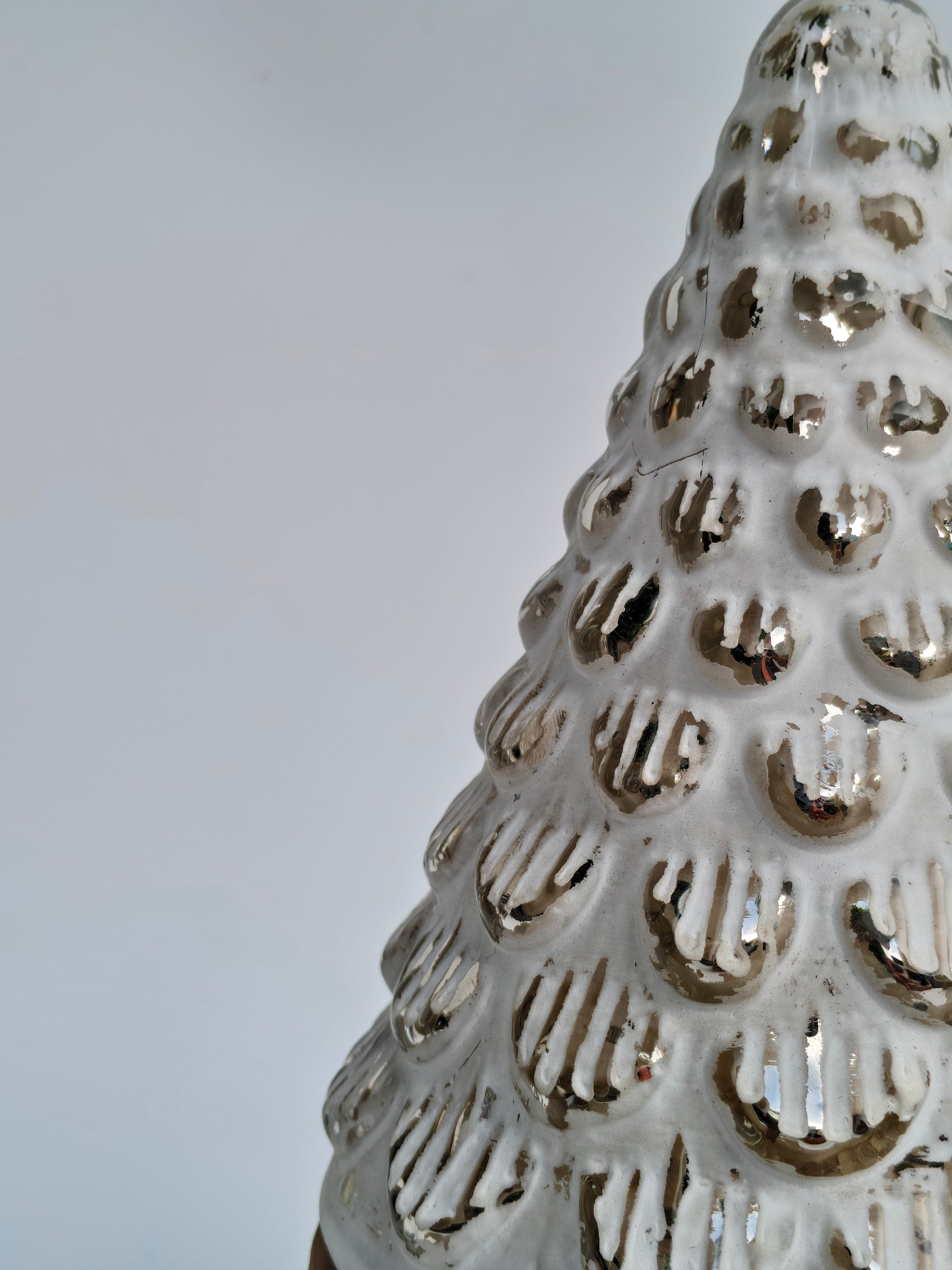 Scalloped Metallic Christmas Tree Decor