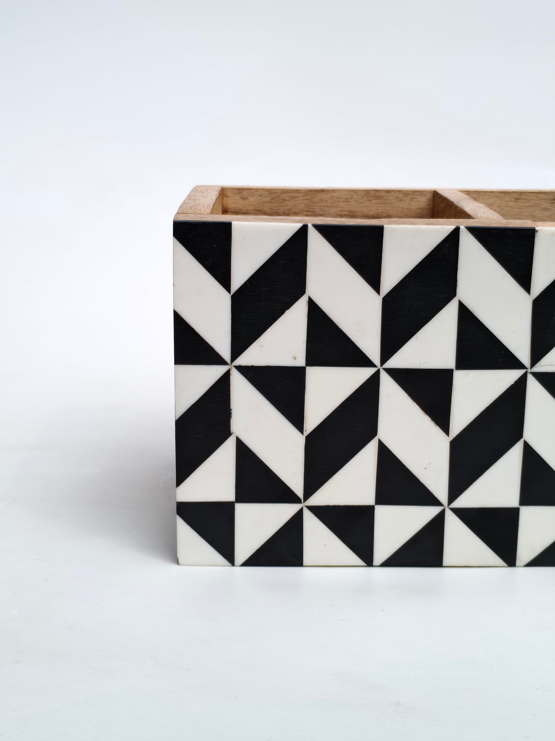 Geometric Wooden Organizer – 3-Compartment Desk & Cutlery Holder