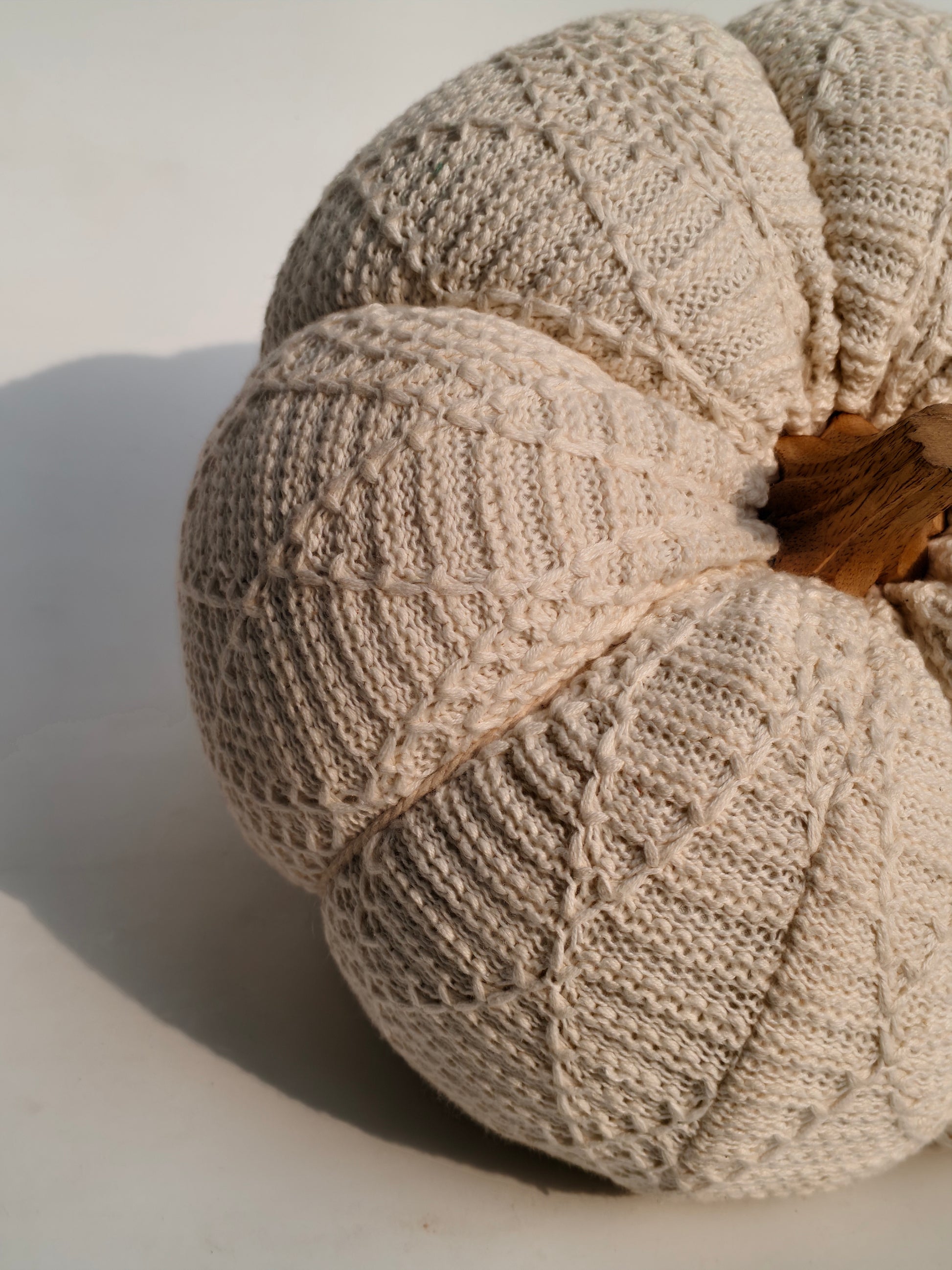 Knitted Decorative Pumpkin – Creamy Neutral Accent