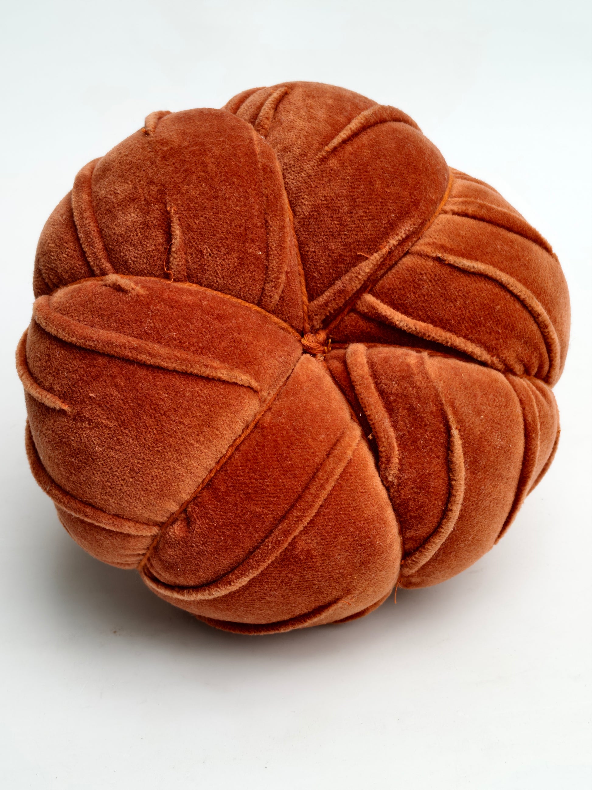 Rust Velvet Pumpkin – Sculpted Leaf Design