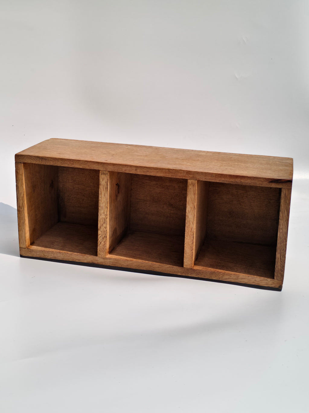Handcrafted Wood Slice Organizer – Desk & Cutlery Holder with 3 Compartments