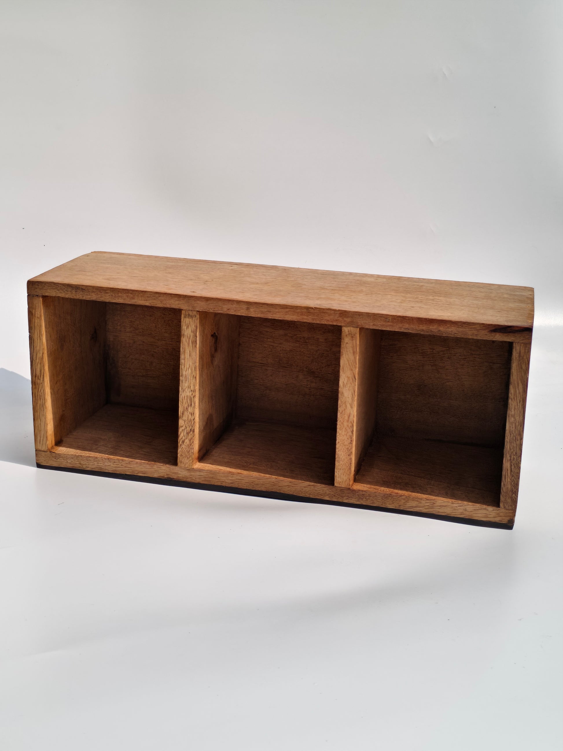 Handcrafted Wood Slice Organizer – Desk & Cutlery Holder with 3 Compartments