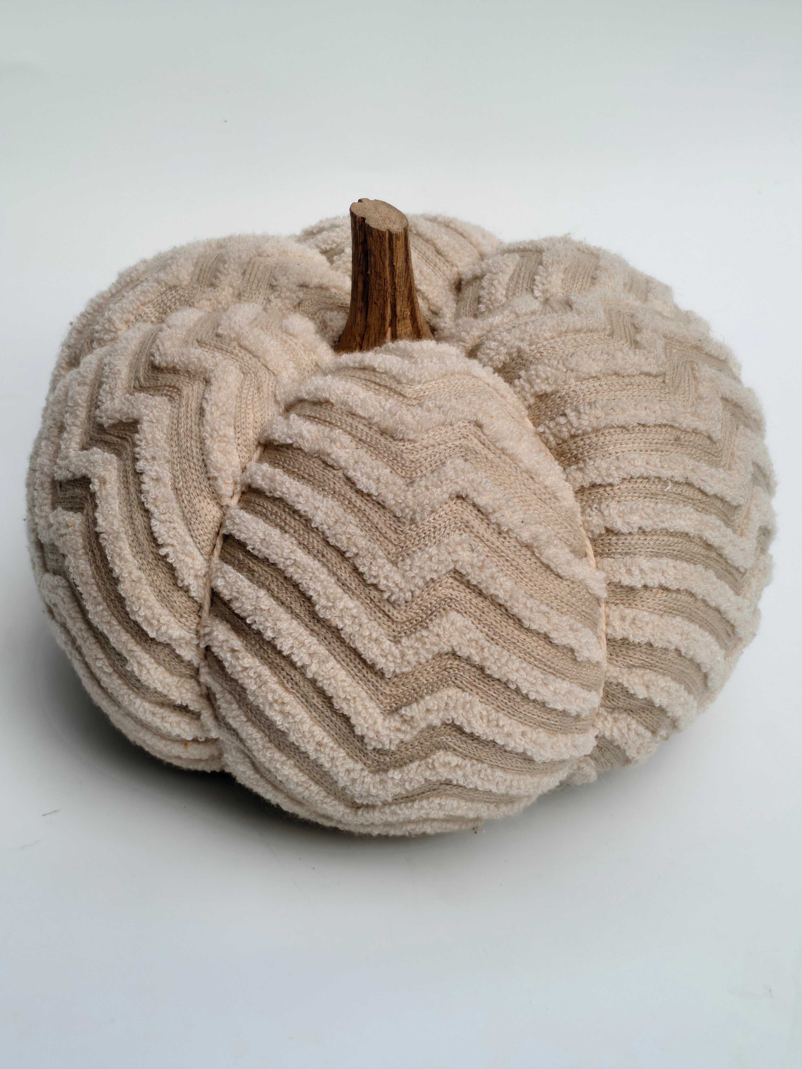 Textured Cream Pumpkin Cushion – Chevron Knit Home Accent
