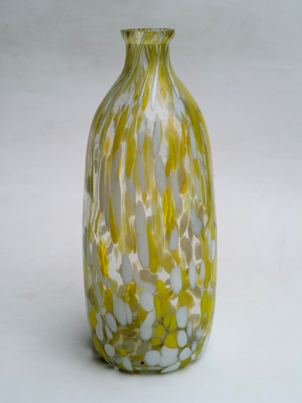 Amber Swirl Handblown Glass Vase – Elegant Decorative Accent