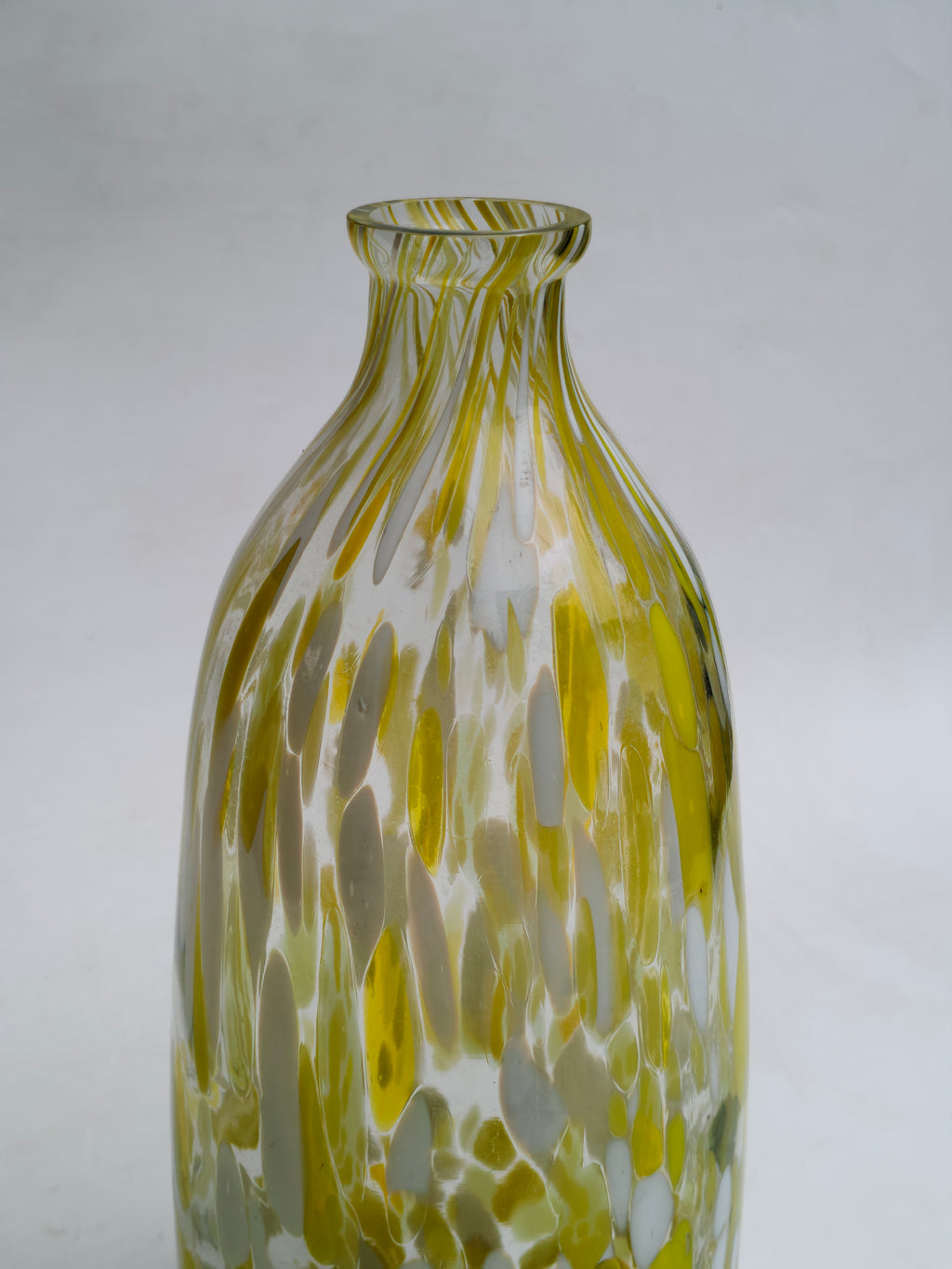 Amber Swirl Handblown Glass Vase – Elegant Decorative Accent