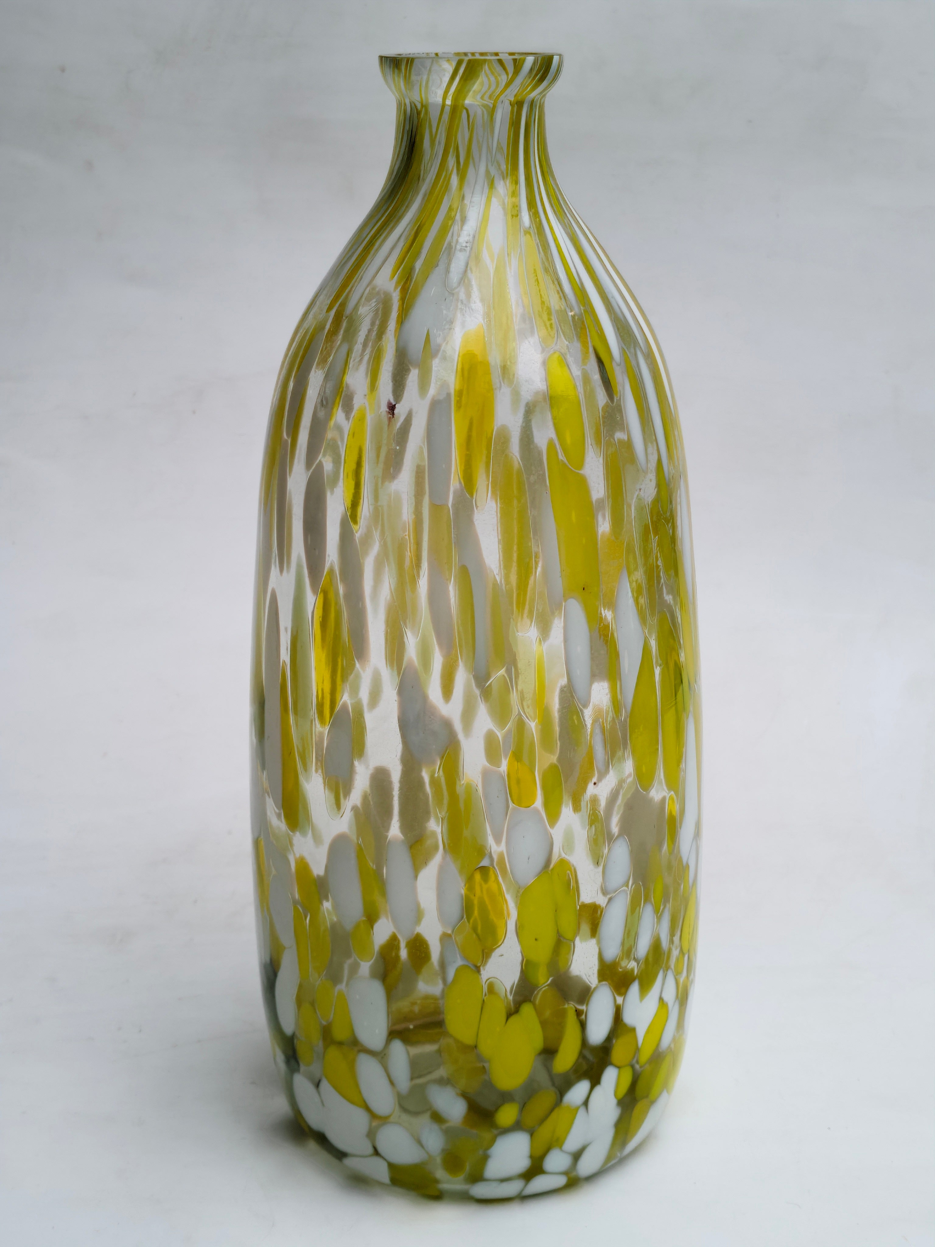 Amber Swirl Handblown Glass Vase – Elegant Decorative Accent