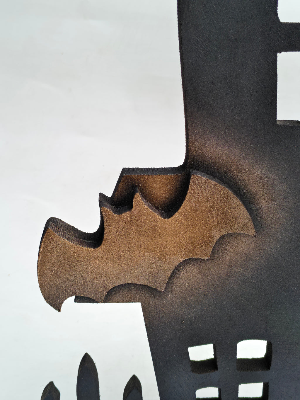 Haunted House Wooden Decor with Bats – Halloween Collection