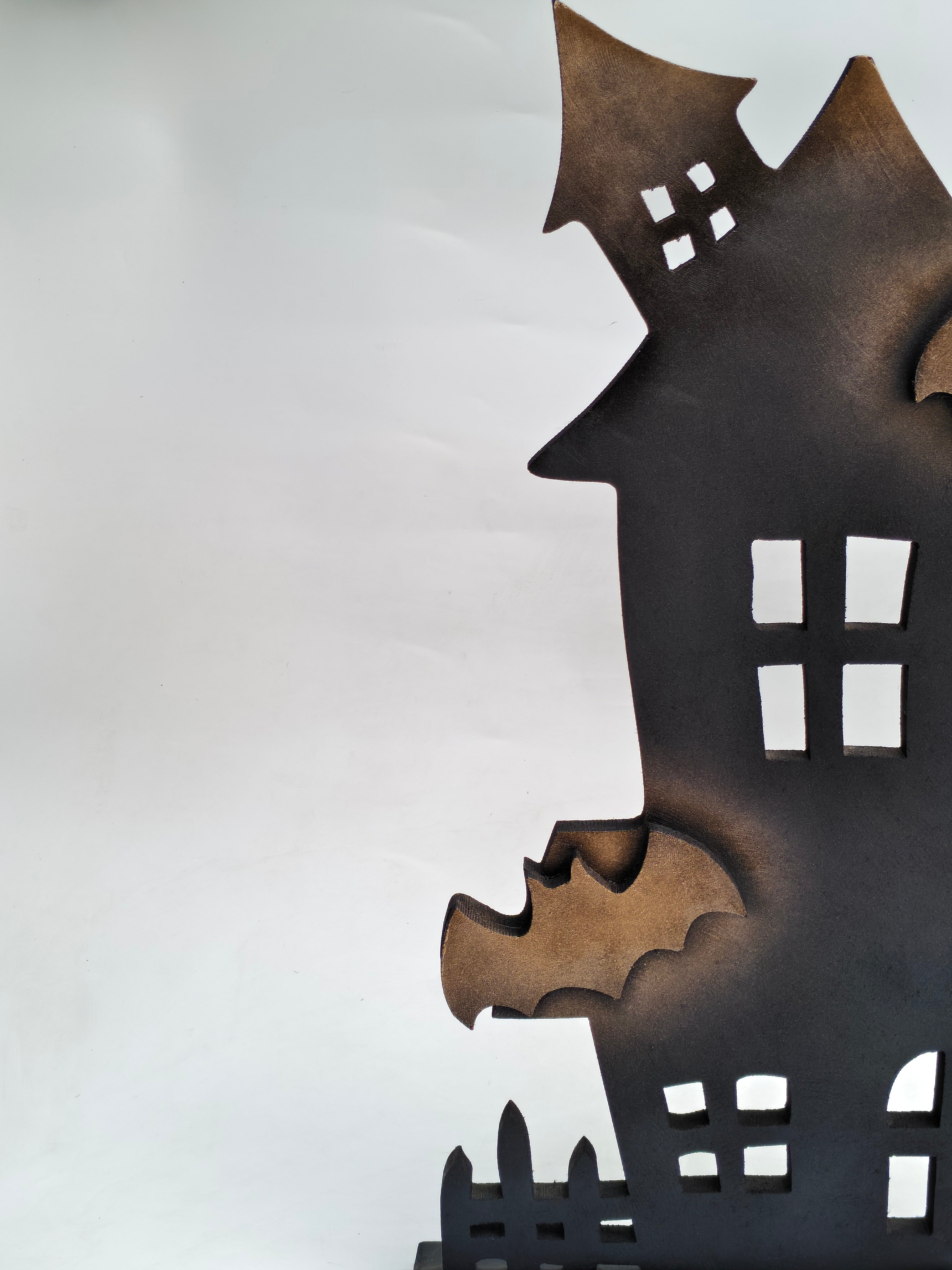 Haunted House Wooden Decor with Bats – Halloween Collection