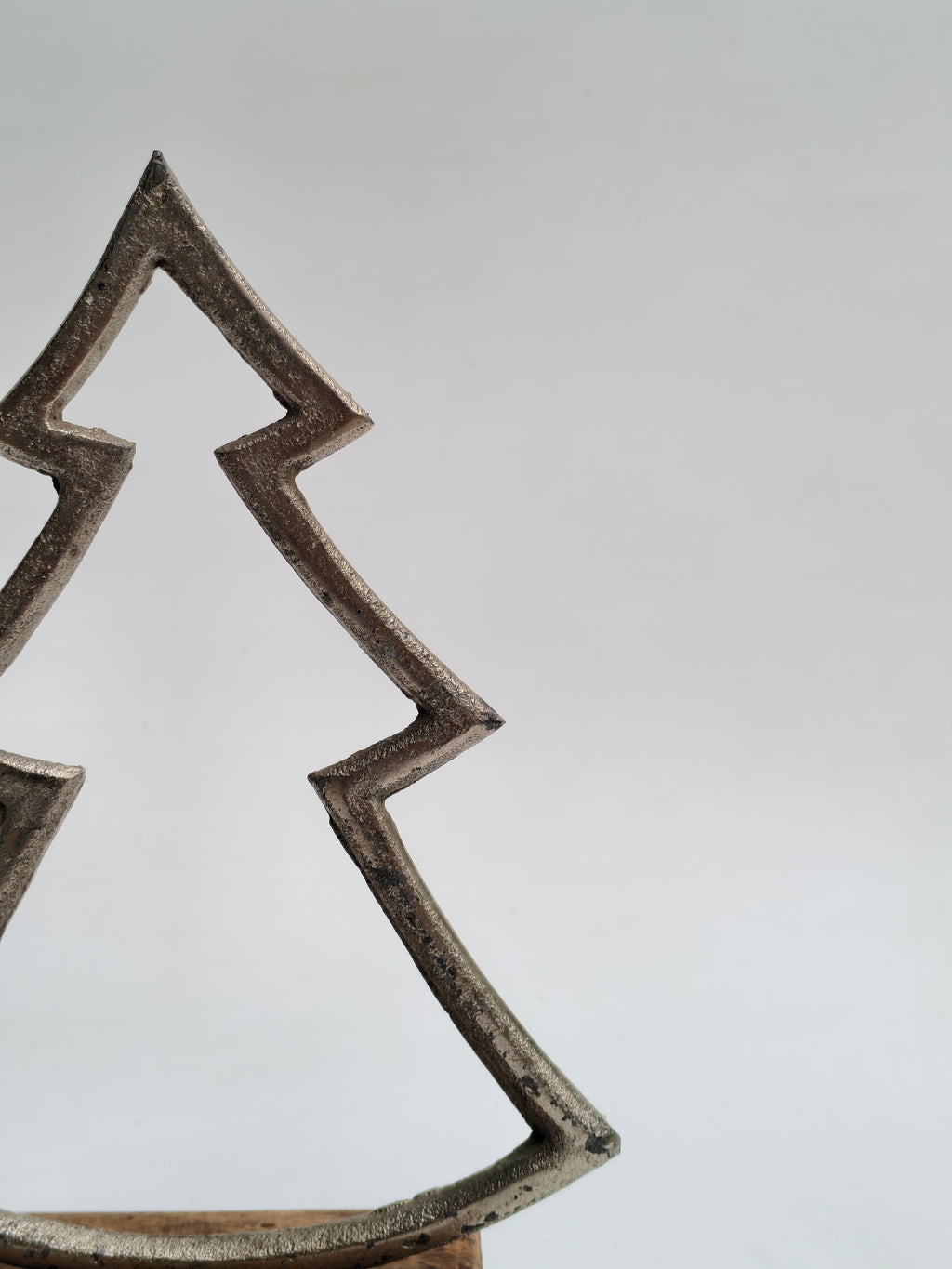 Minimalist Metal Christmas Tree Sculpture with Wooden Base