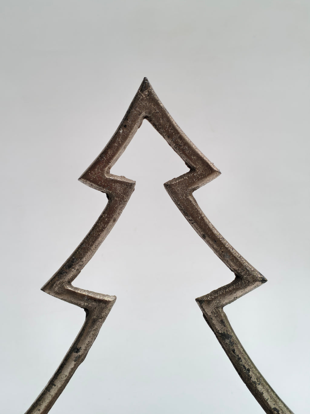 Minimalist Metal Christmas Tree Sculpture with Wooden Base