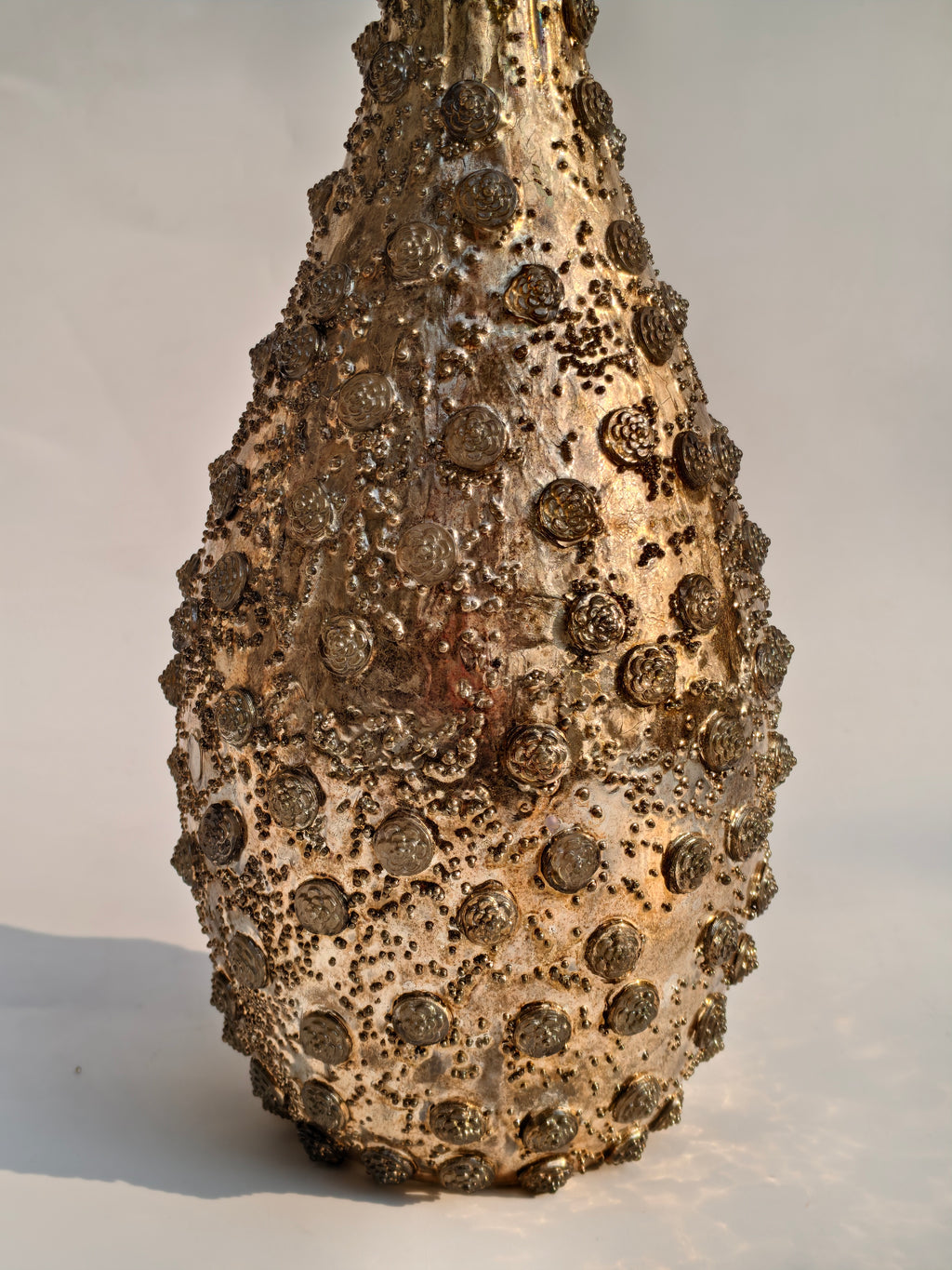 Antique Gold Textured Statement Vase – Handcrafted Decorative Accent