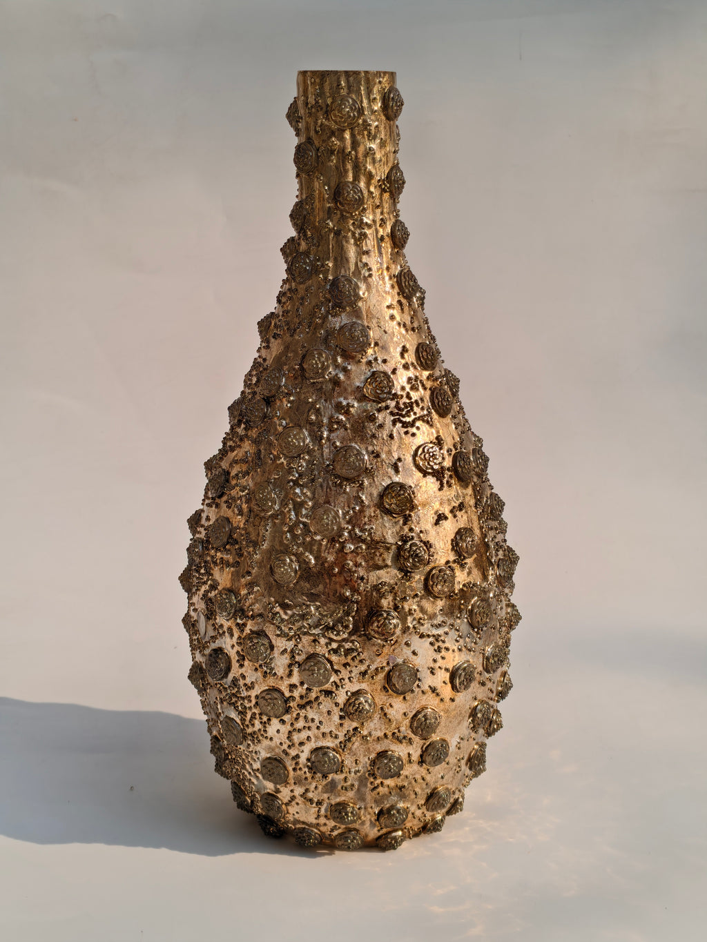 Antique Gold Textured Statement Vase – Handcrafted Decorative Accent