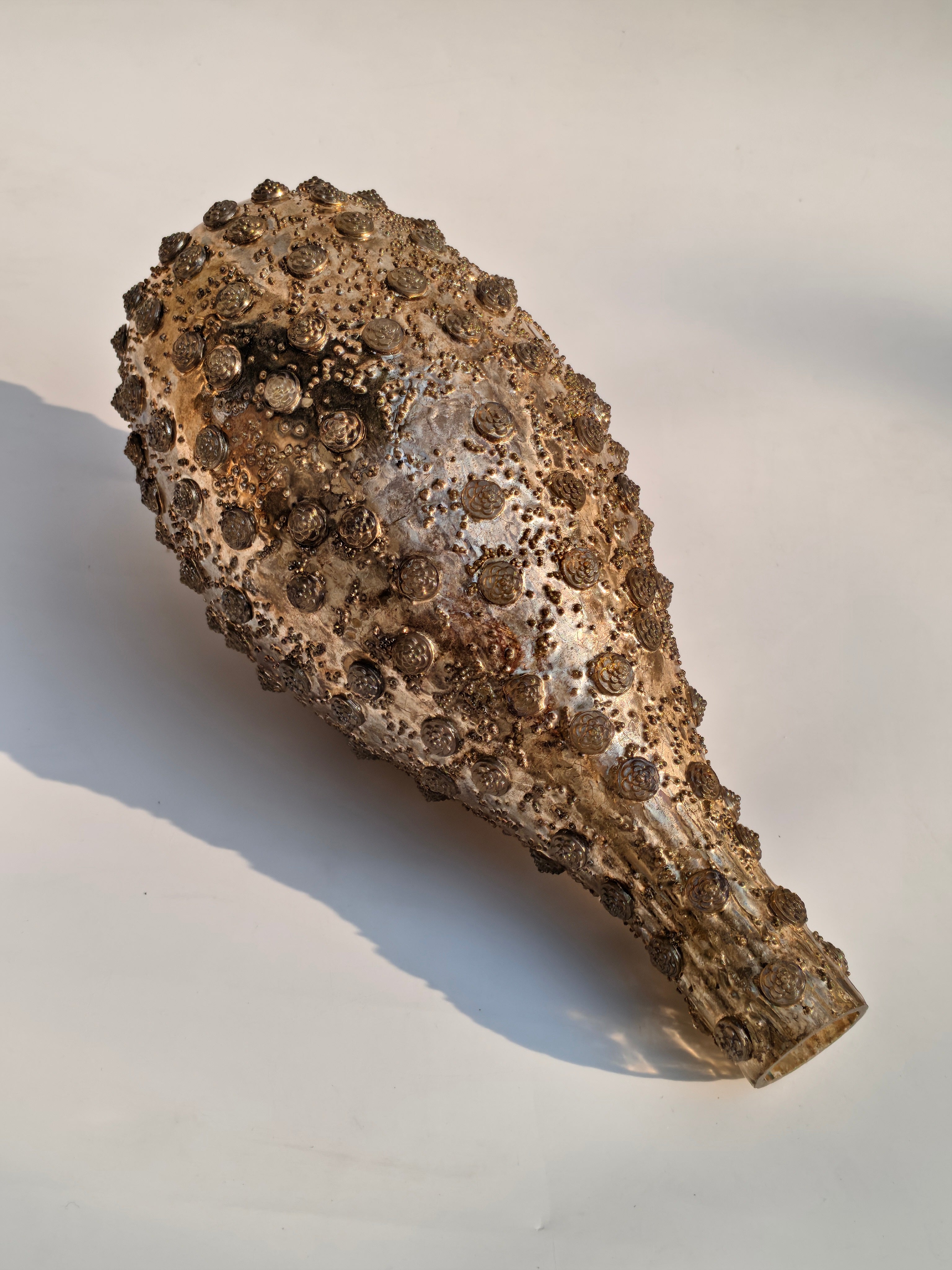 Antique Gold Textured Statement Vase – Handcrafted Decorative Accent