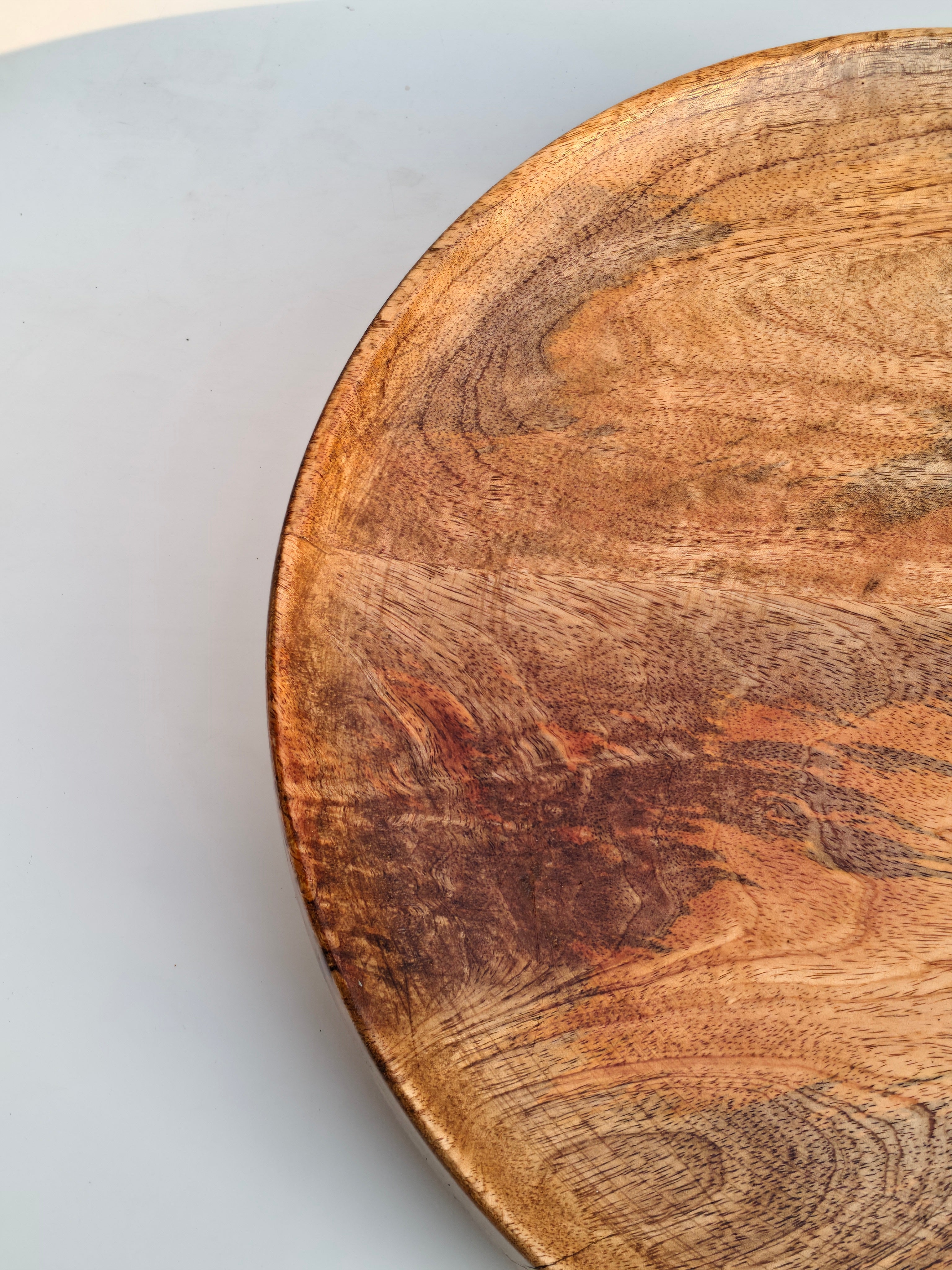 Handcrafted Solid Wood Round Serving Tray – Natural Grain Finish (40 cm)