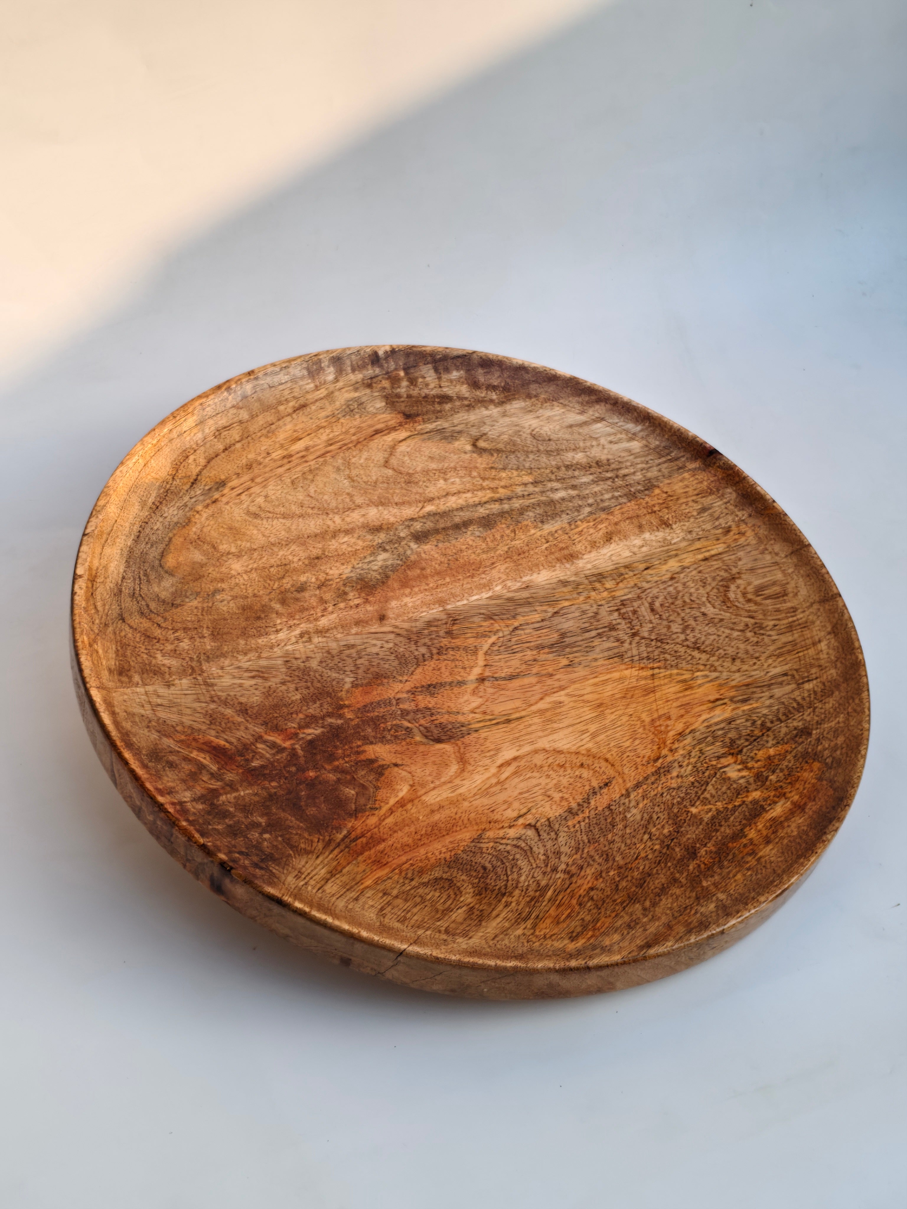 Handcrafted Solid Wood Round Serving Tray – Natural Grain Finish (40 cm)