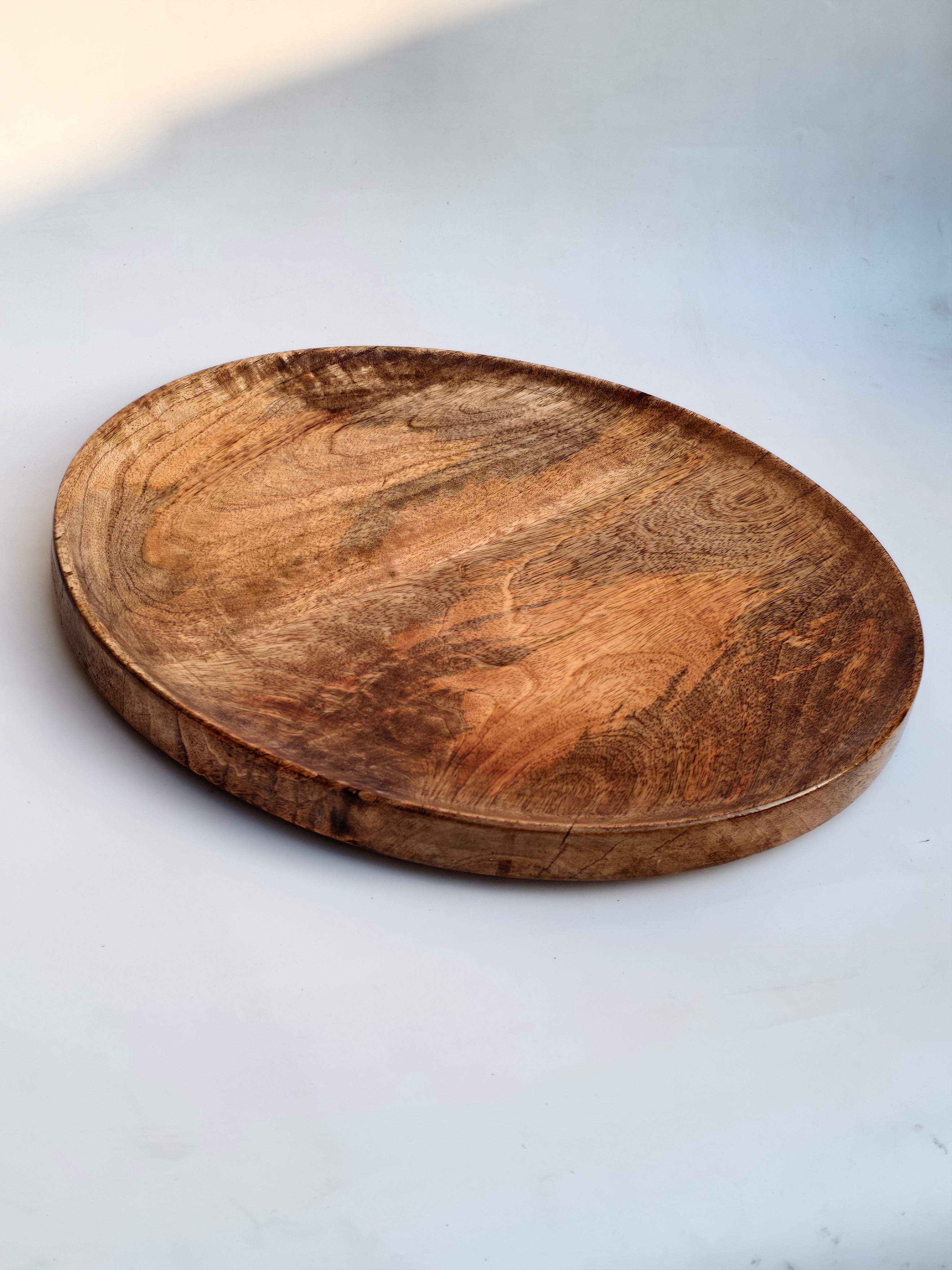 Handcrafted Solid Wood Round Serving Tray – Natural Grain Finish (40 cm)